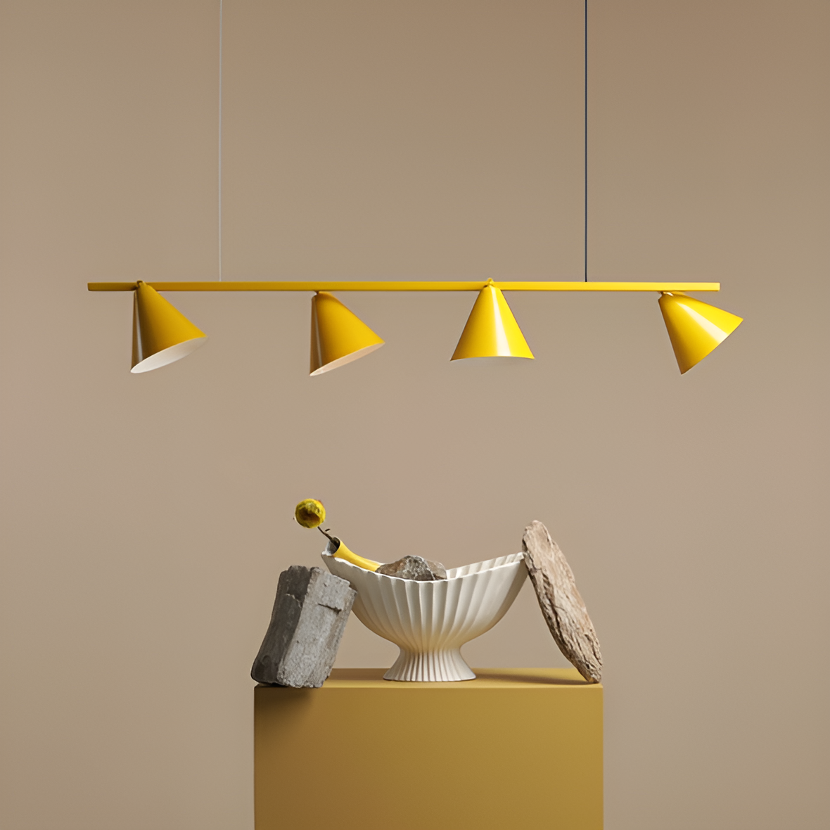 FORM QUATRO senffarbene Pendelleuchte