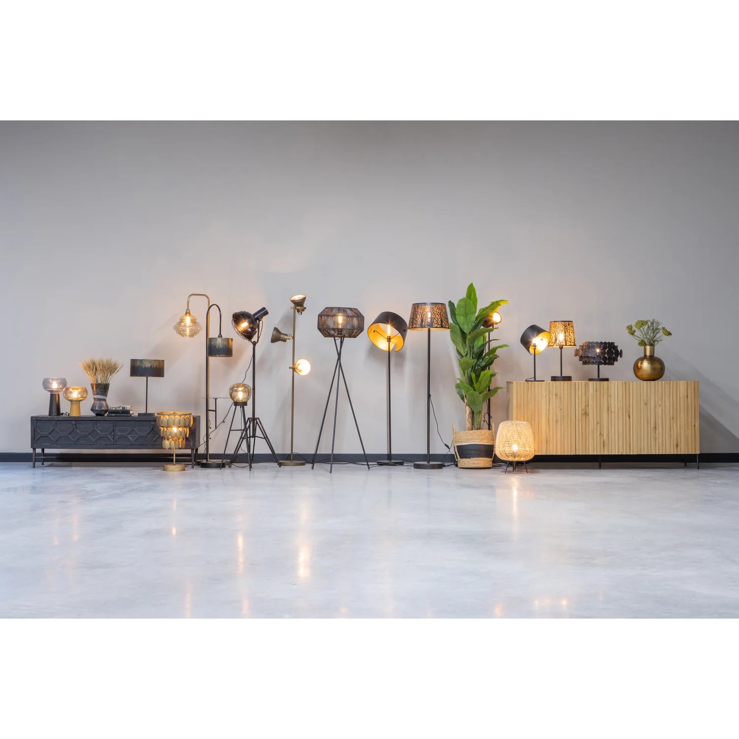 Moondust table lamp ancient brass