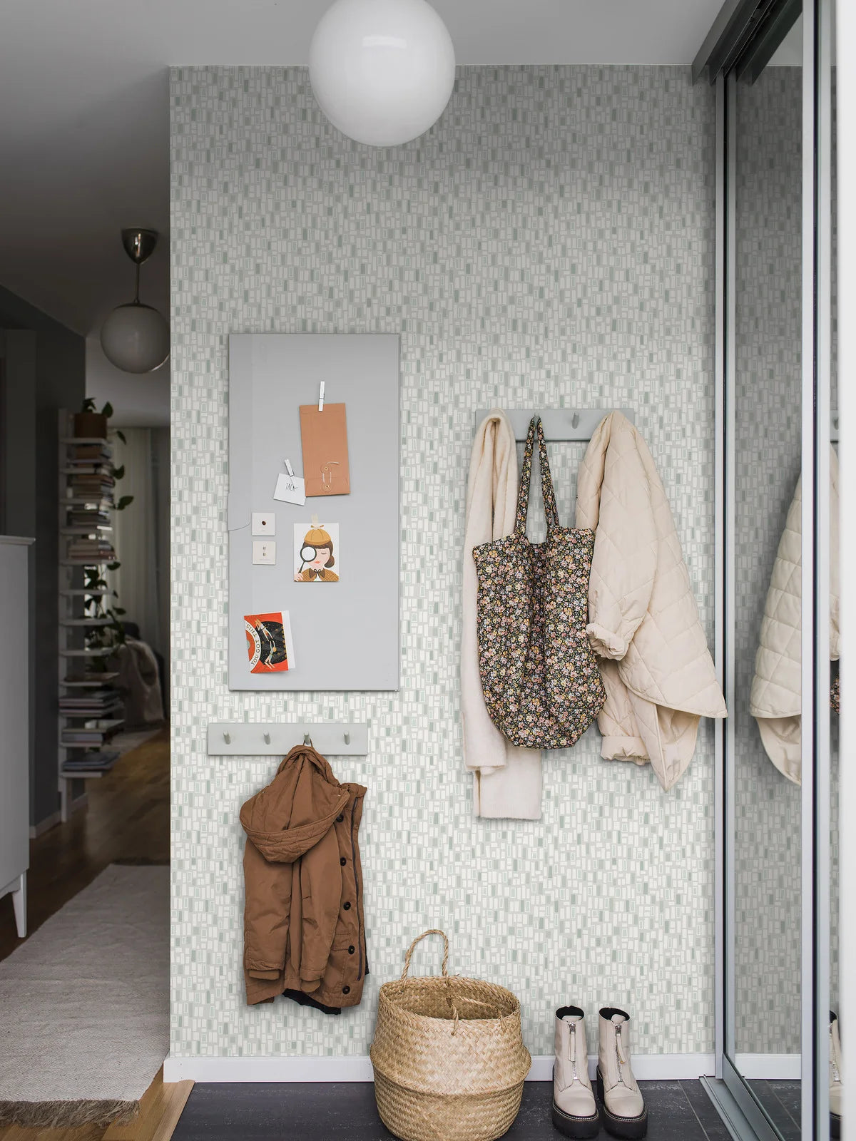 Vlies-Tapete mit geometrischem Muster ELVIS in Grün und Weiß