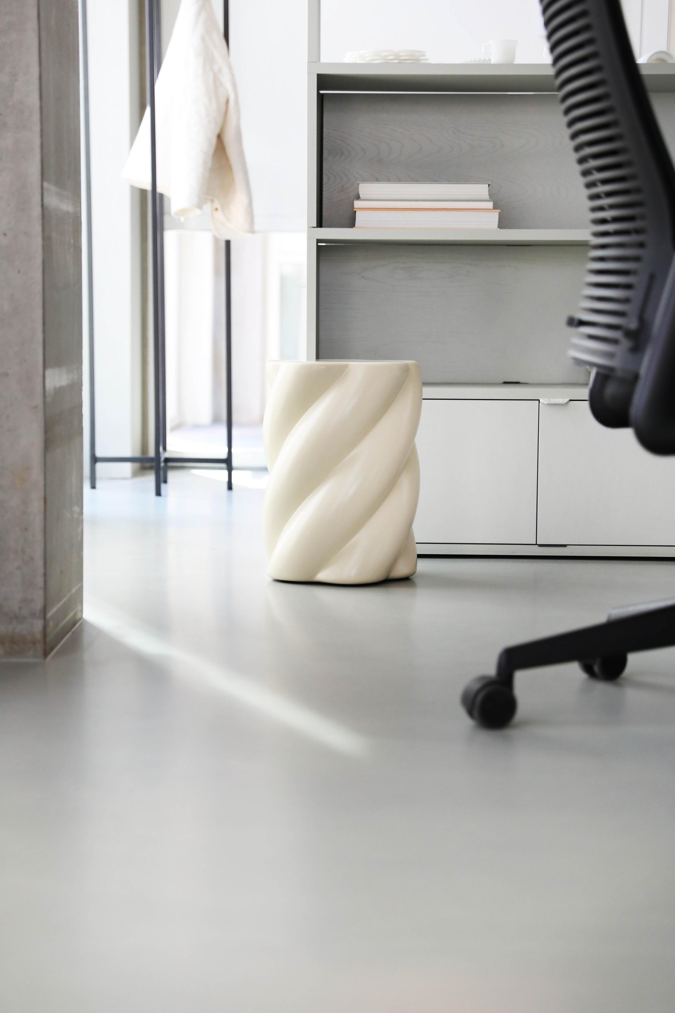 MARSHMALLOW stool white