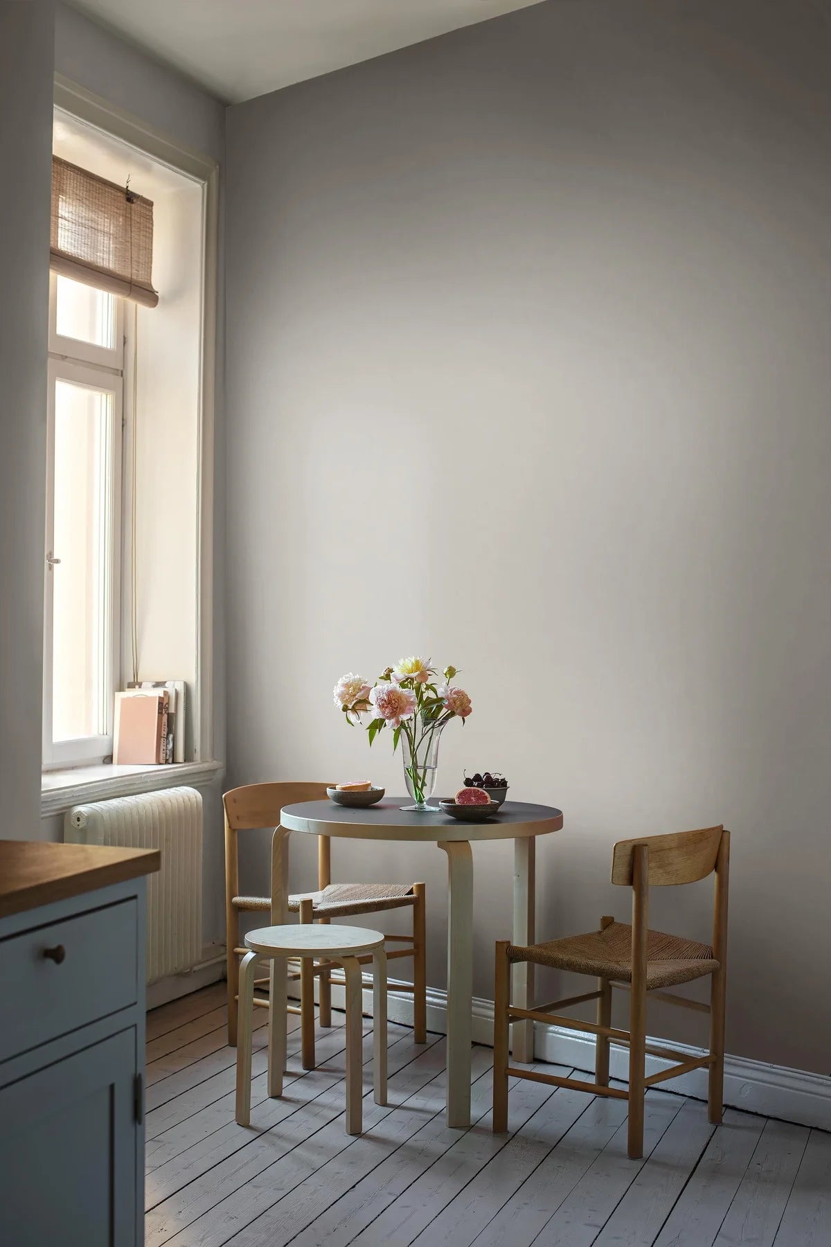 Structural wallpaper imitating linen LINEN - FLAX FIBER gray-beige