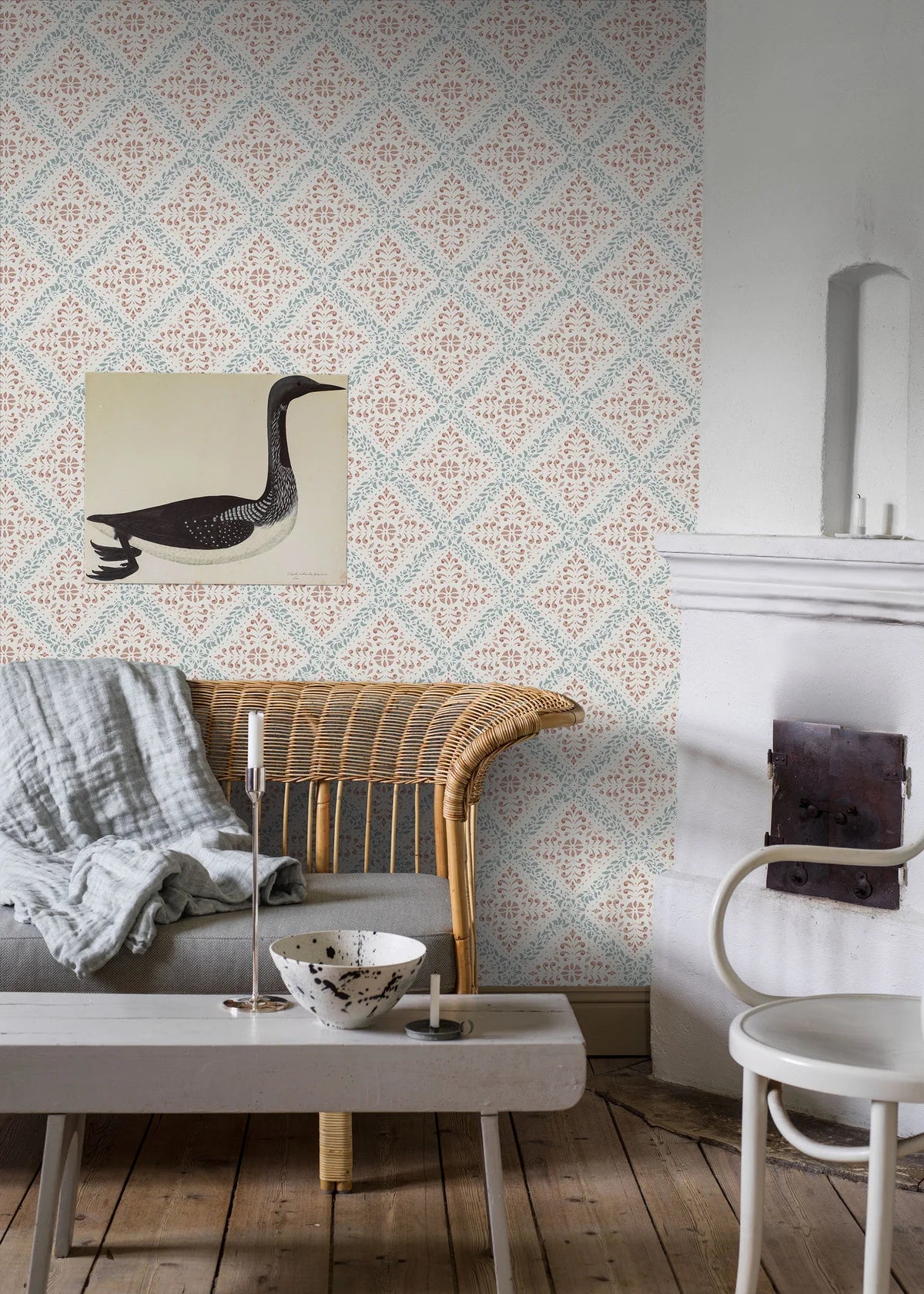 Non-woven paper wallpaper with abstract pattern NYBORG terracotta with blue