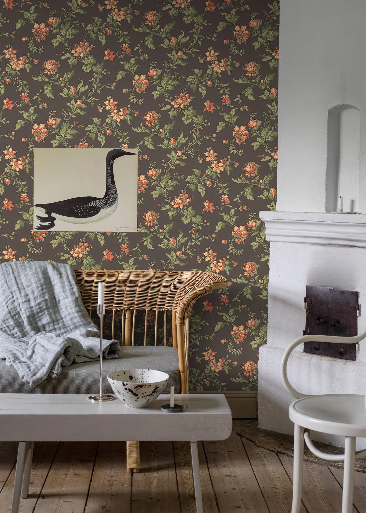 Vlies-Tapete mit pflanzlichem Muster BLOMSLINGA braun