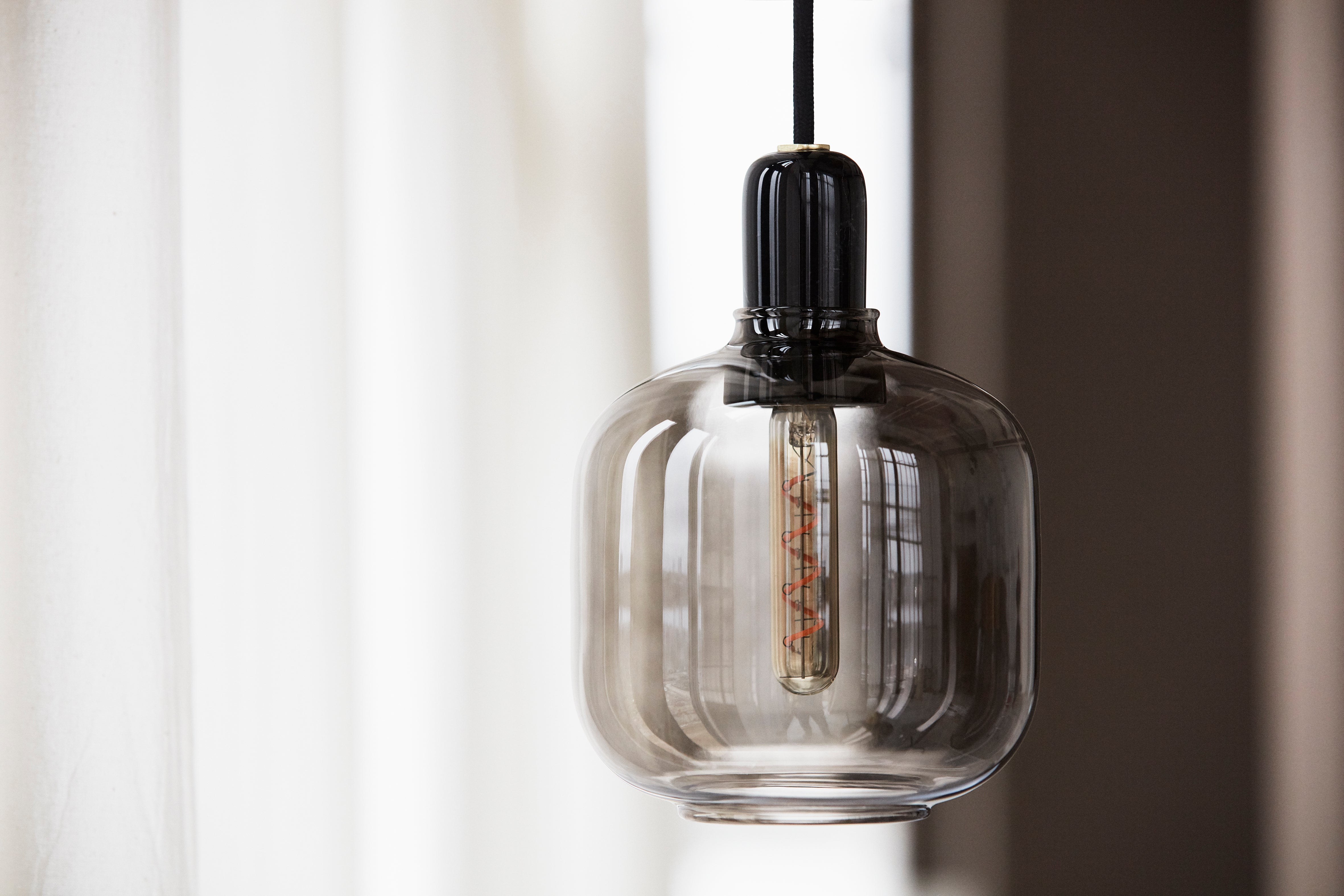 AMP pendant lamp with smoked glass and black marble