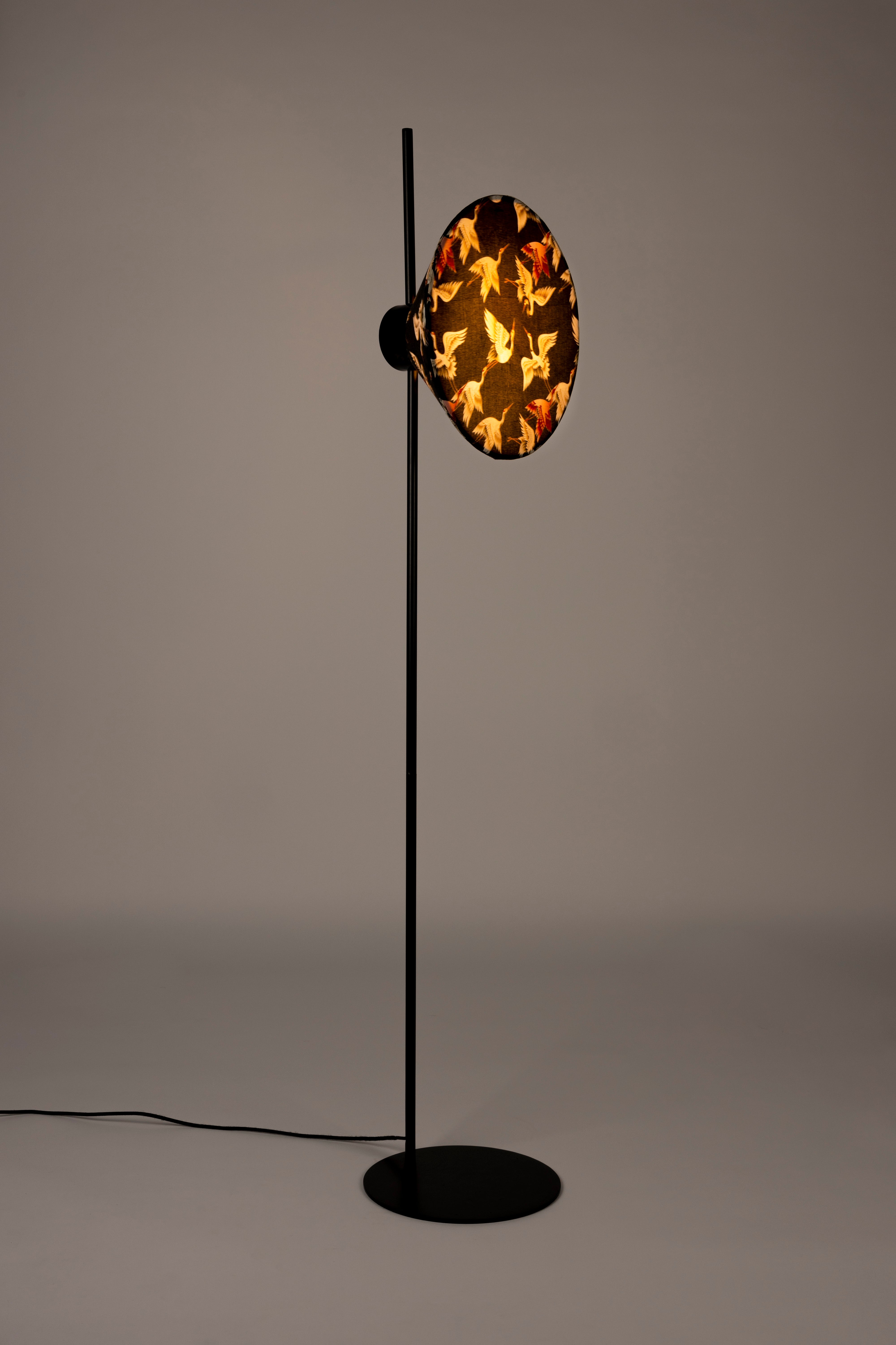 JAYLEE black floor lamp