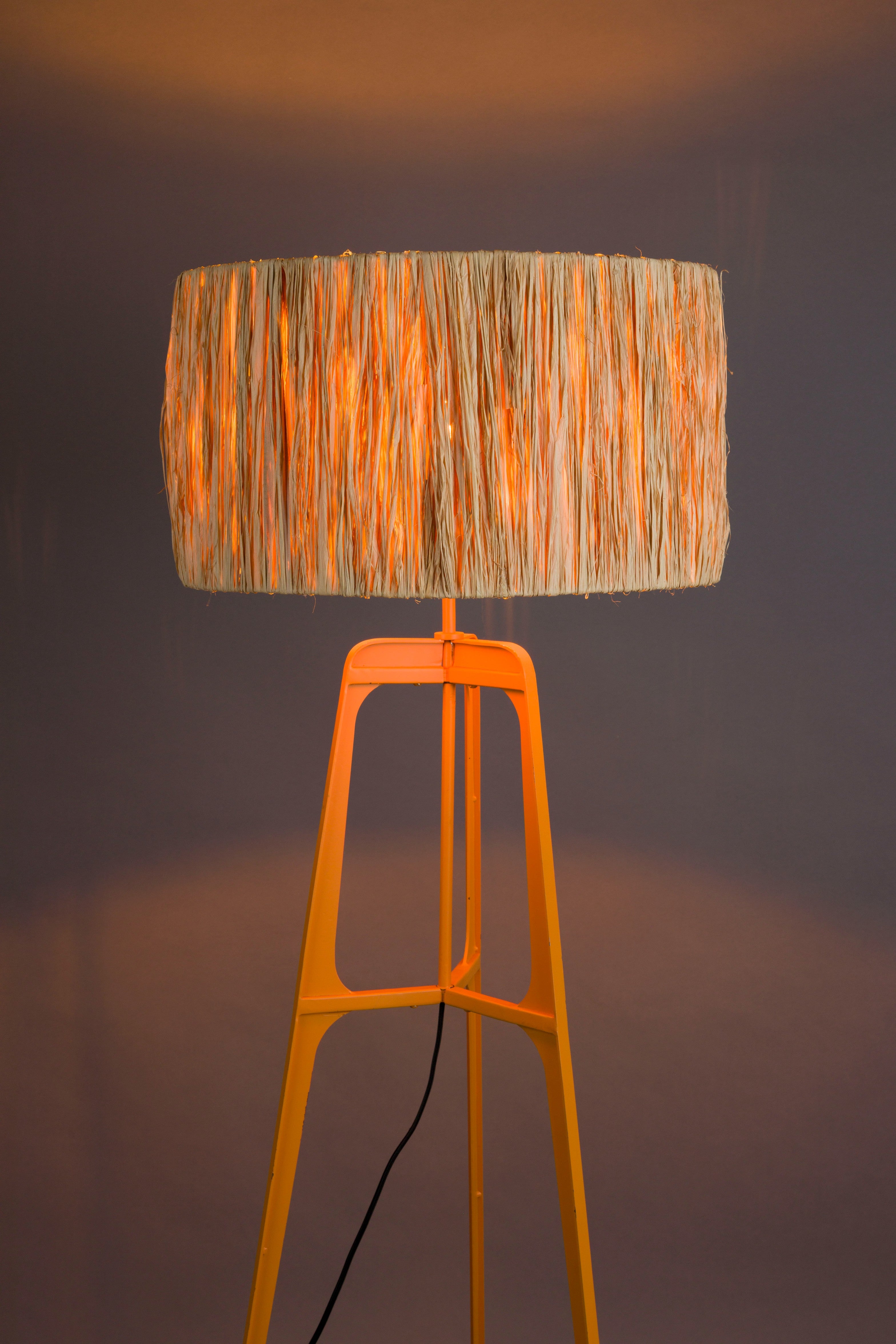 Stehlampe Dreibein AFRA hellbraun mit orangefarbenem Sockel