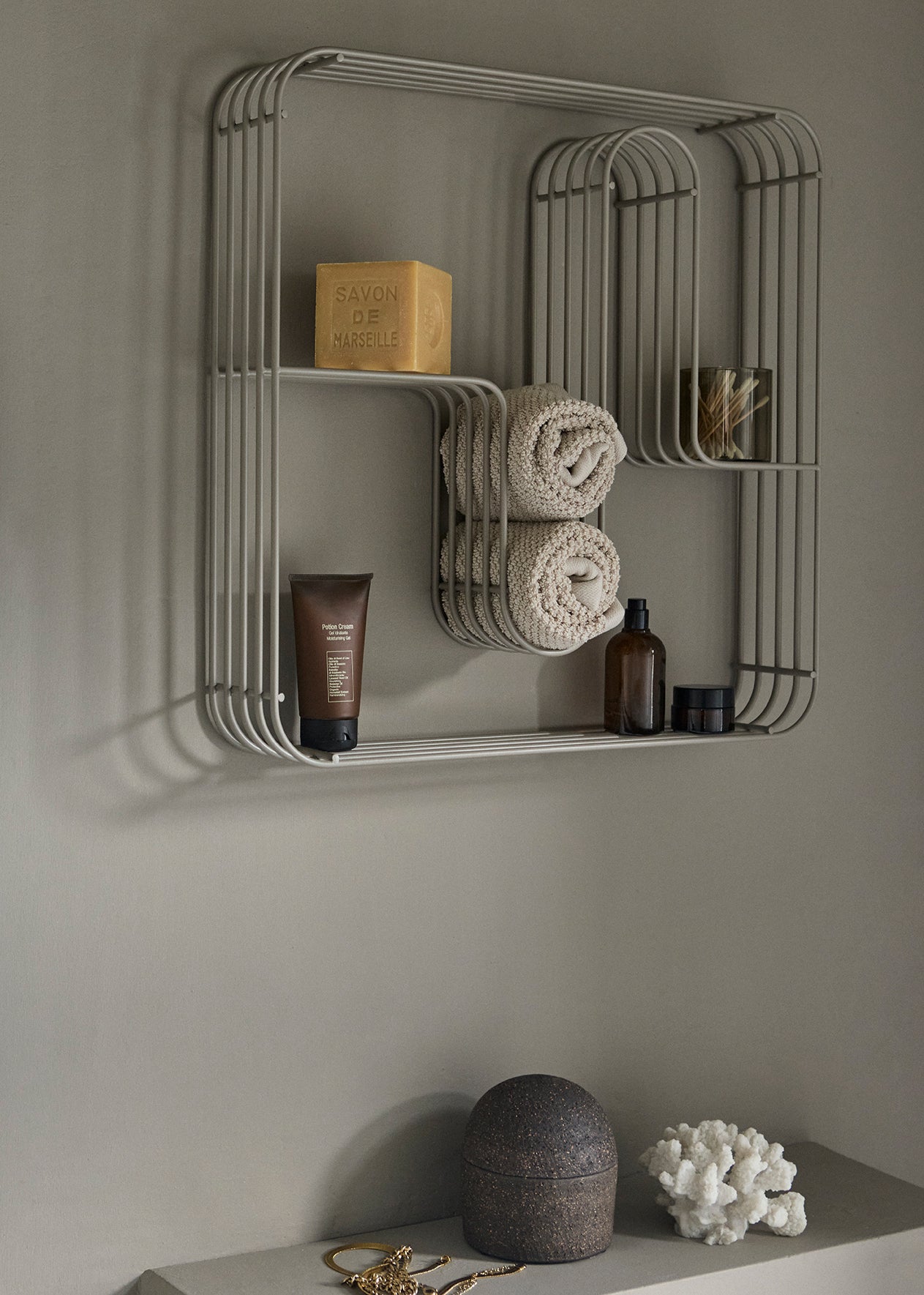 CURVA wall shelf taupe