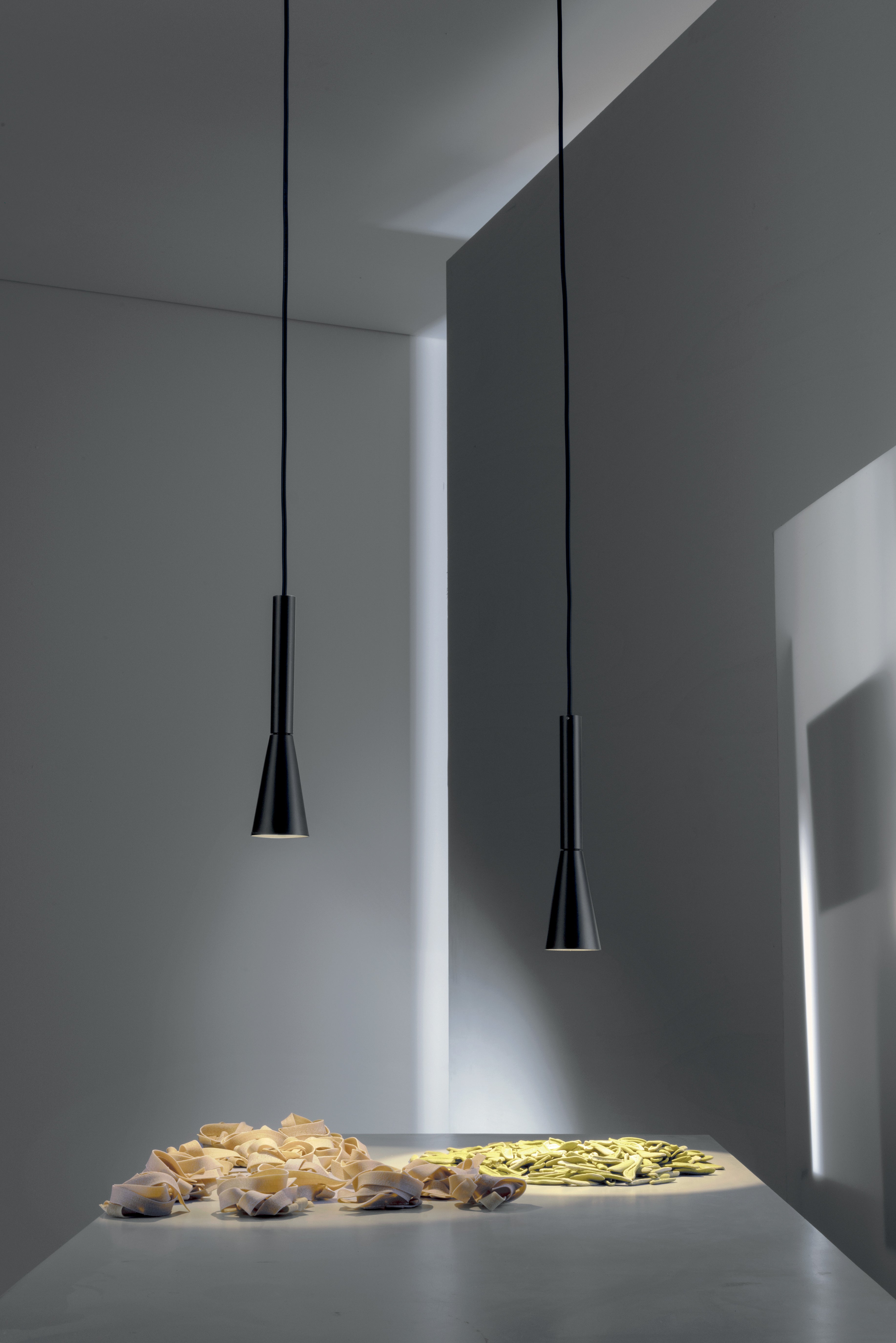 COLIBRÌ black pendant lamp