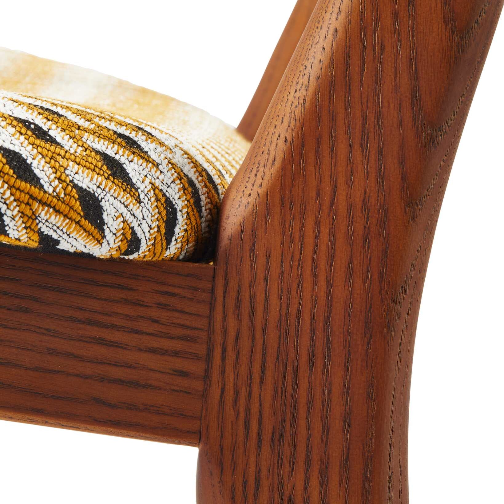 HAPPY DAYS chair in ochre with geometric patterns and wooden base