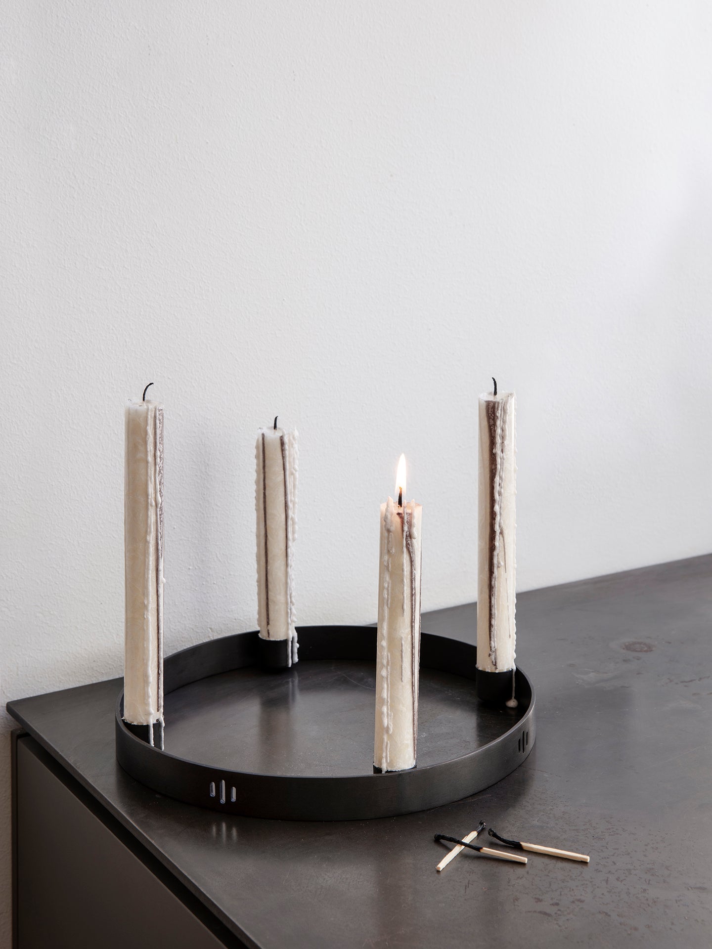 CIRCLE Kerzenständer schwarz