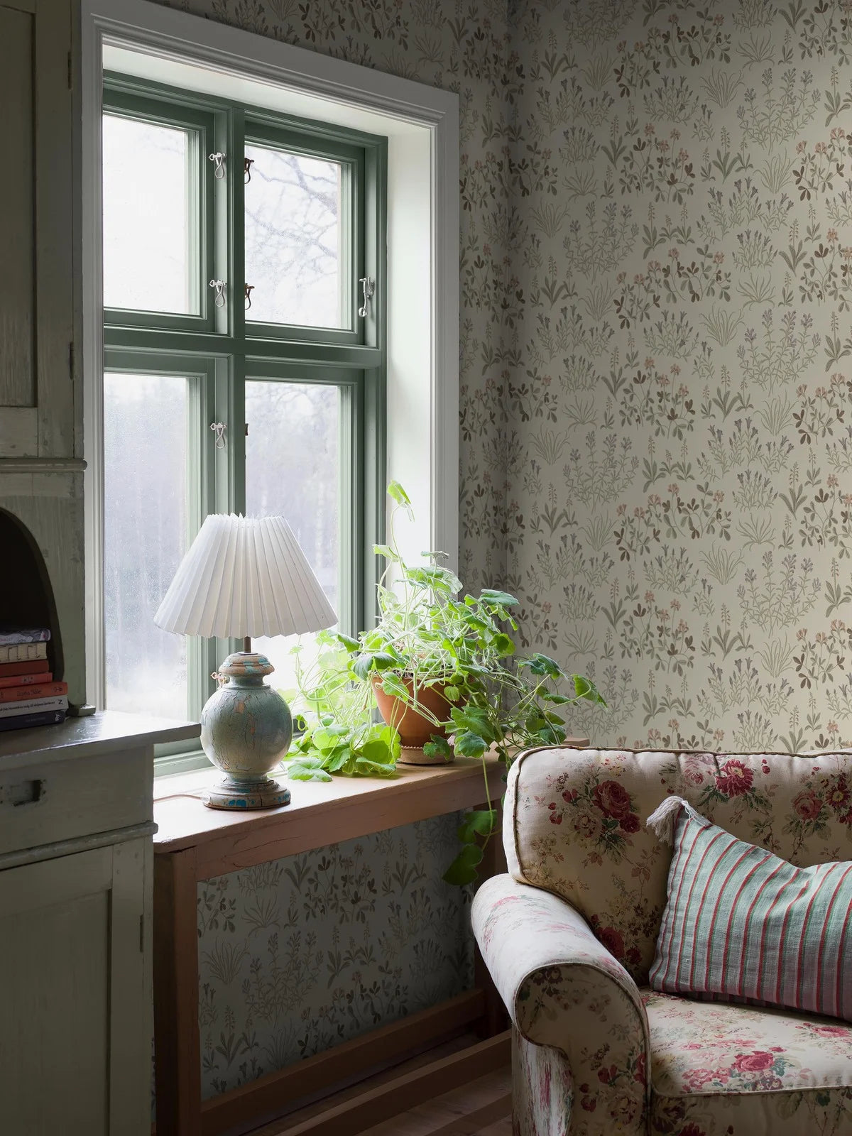 NORAS ANG Beige Floral Plant Motif Wallpaper with Brown