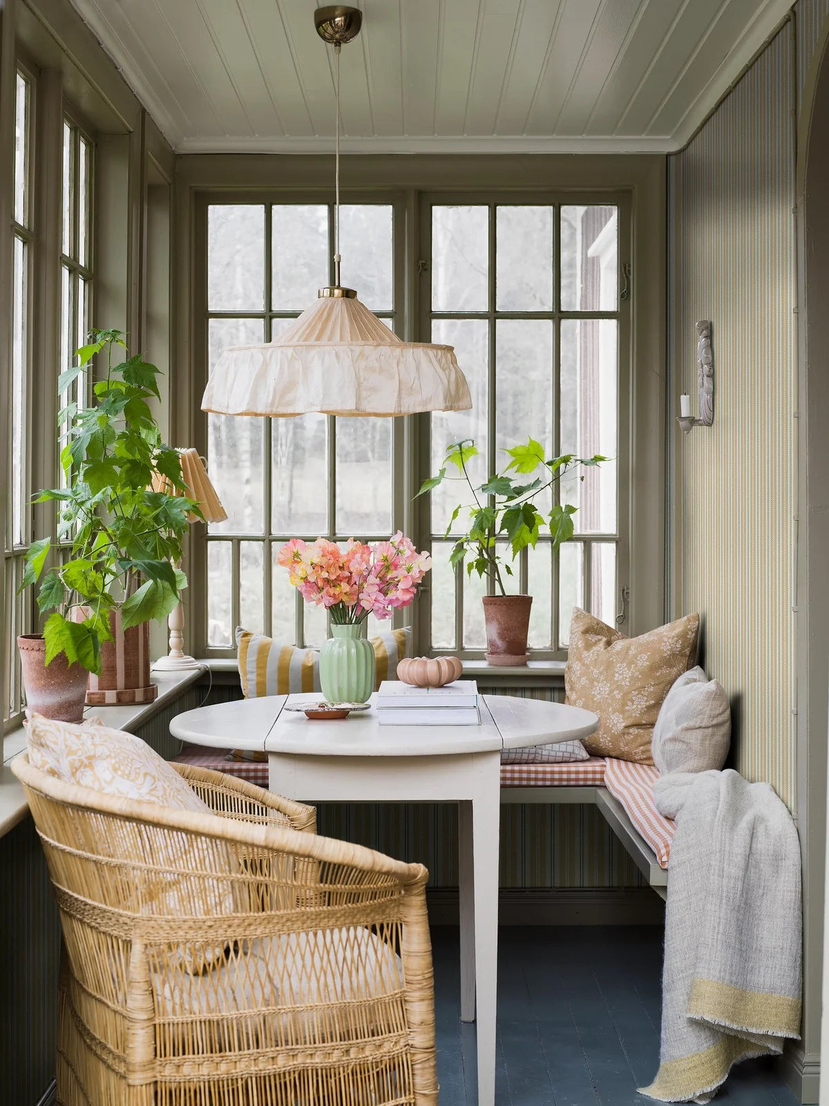HEDDA Yellow and White Striped Wallpaper