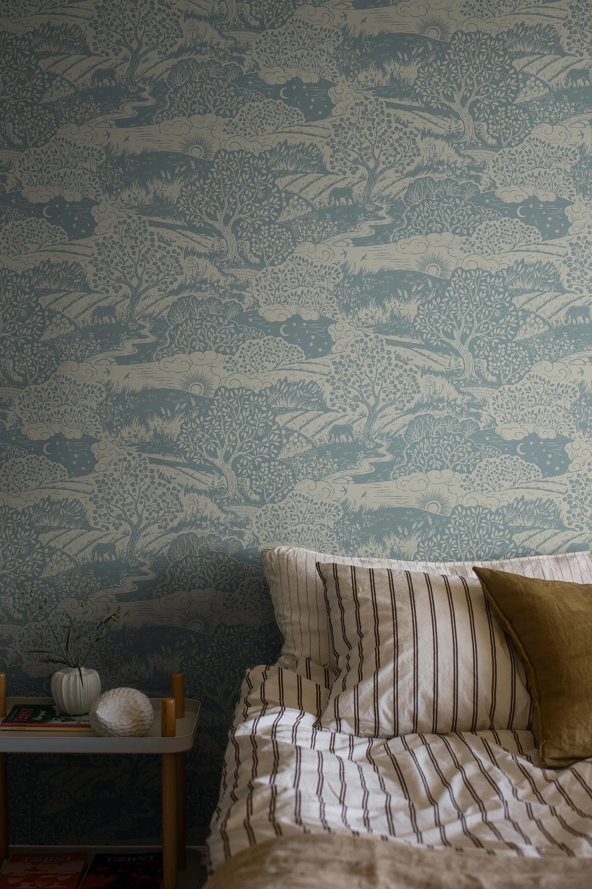Children's wallpaper with SOLANGEN landscape in blue and beige
