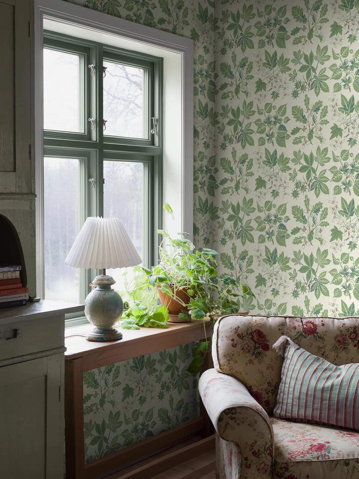 Cream and Green Leaf Patterned Wallpaper ARBORETUM