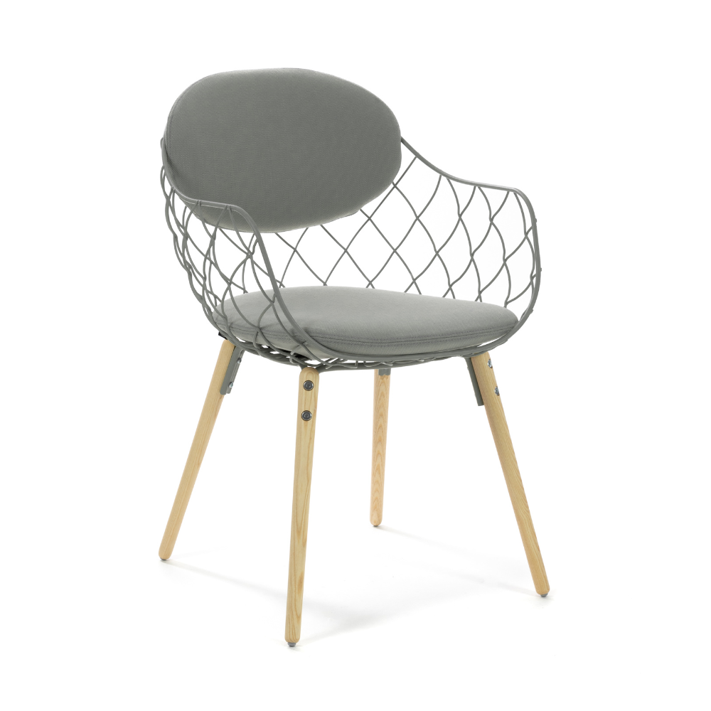 PIÑA chair in gray with an ash base