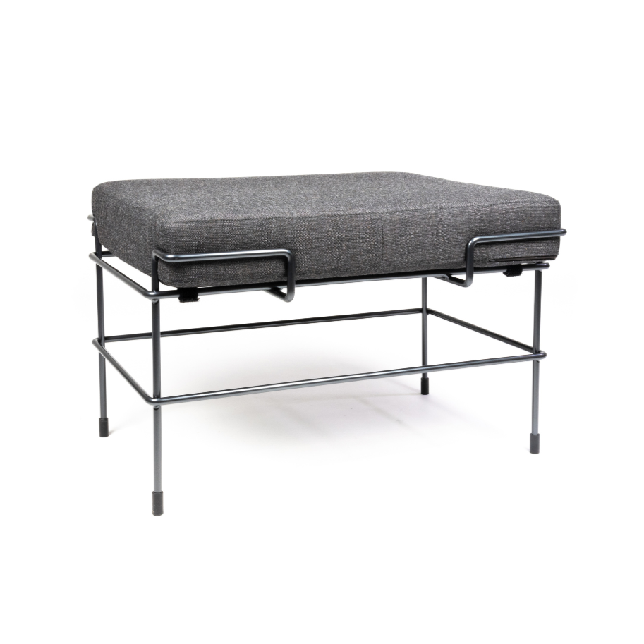 TRAFFIC gepolsterter Pouf mit schwarzem Stahlgestell