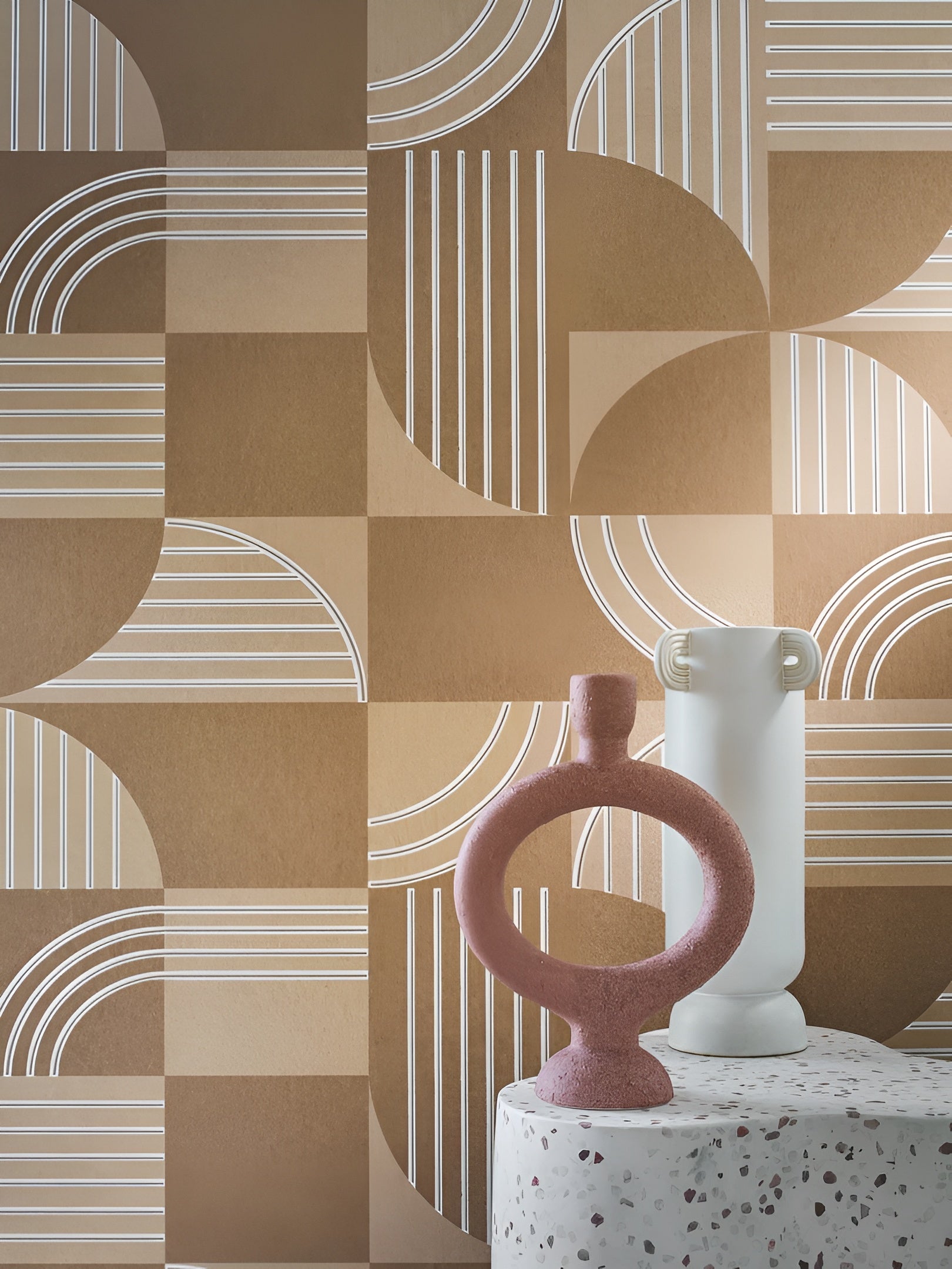 Non-woven wallpaper with a geometric pattern ANNÉES 30 - SAND beige