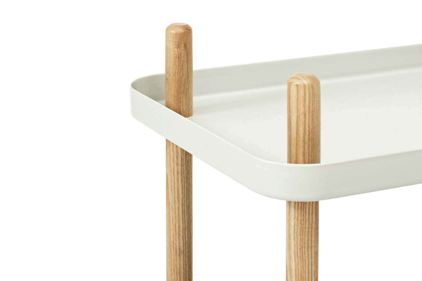 Block grauer Rollstuhl mit Aschebeinen