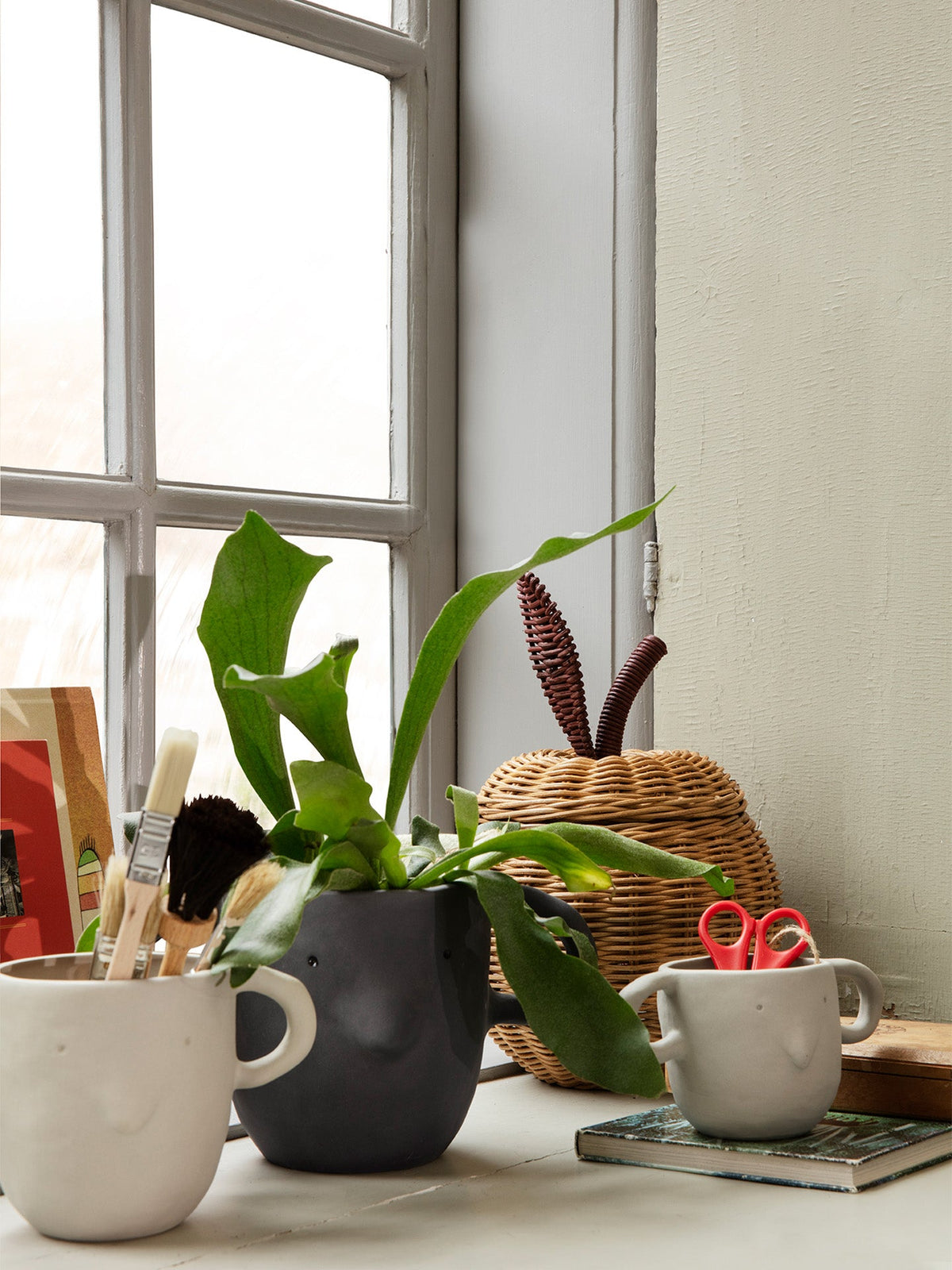 Doniczka MUS ciemnoszara – ujęcie 2