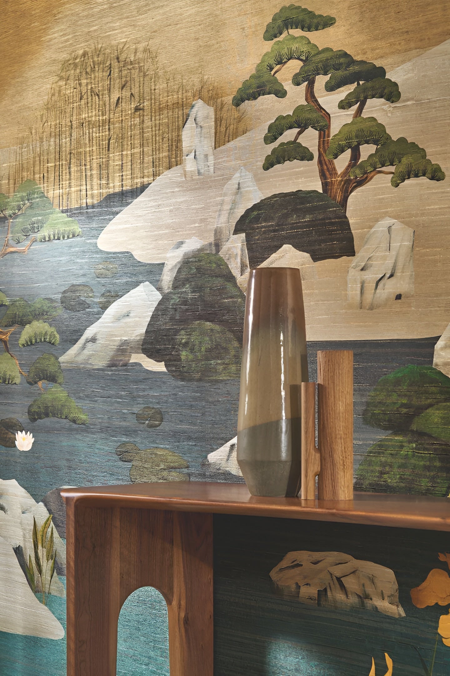 Textilwandbild mit japanischer Landschaft ADACHI - MORDORÉ MARINE blau mit Bronze