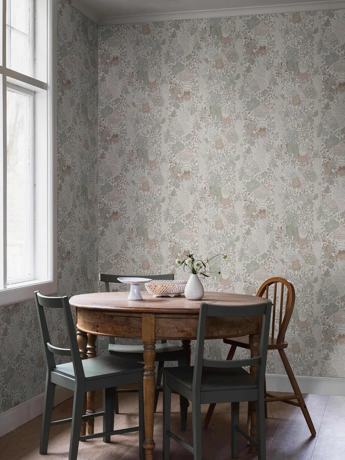 Children's wallpaper with a fairytale forest theme CHARLIE cream with green