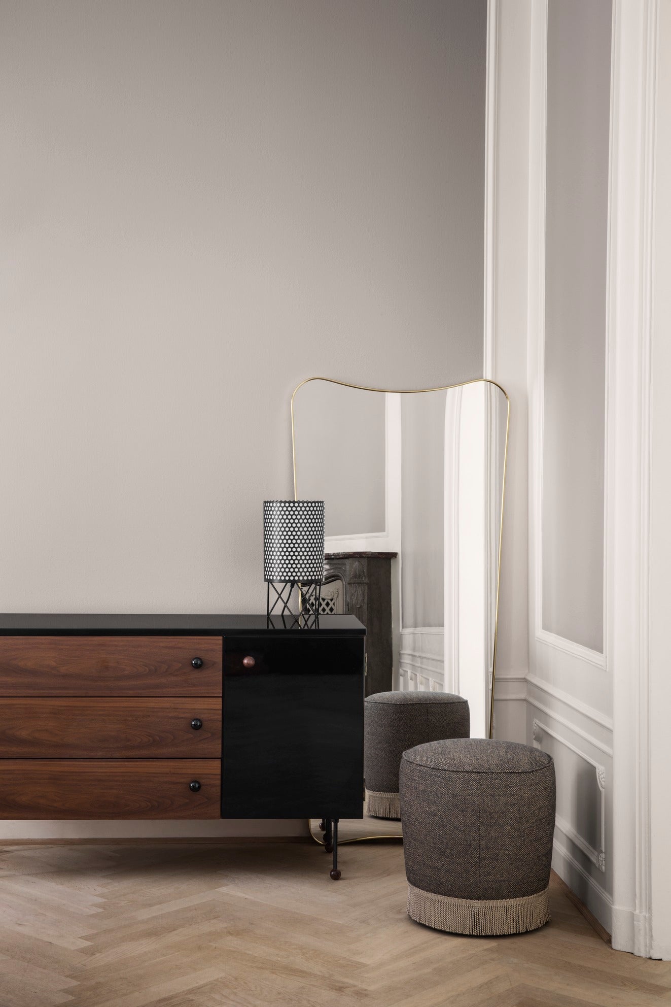 Kommode 62 in Nussbaum furniert