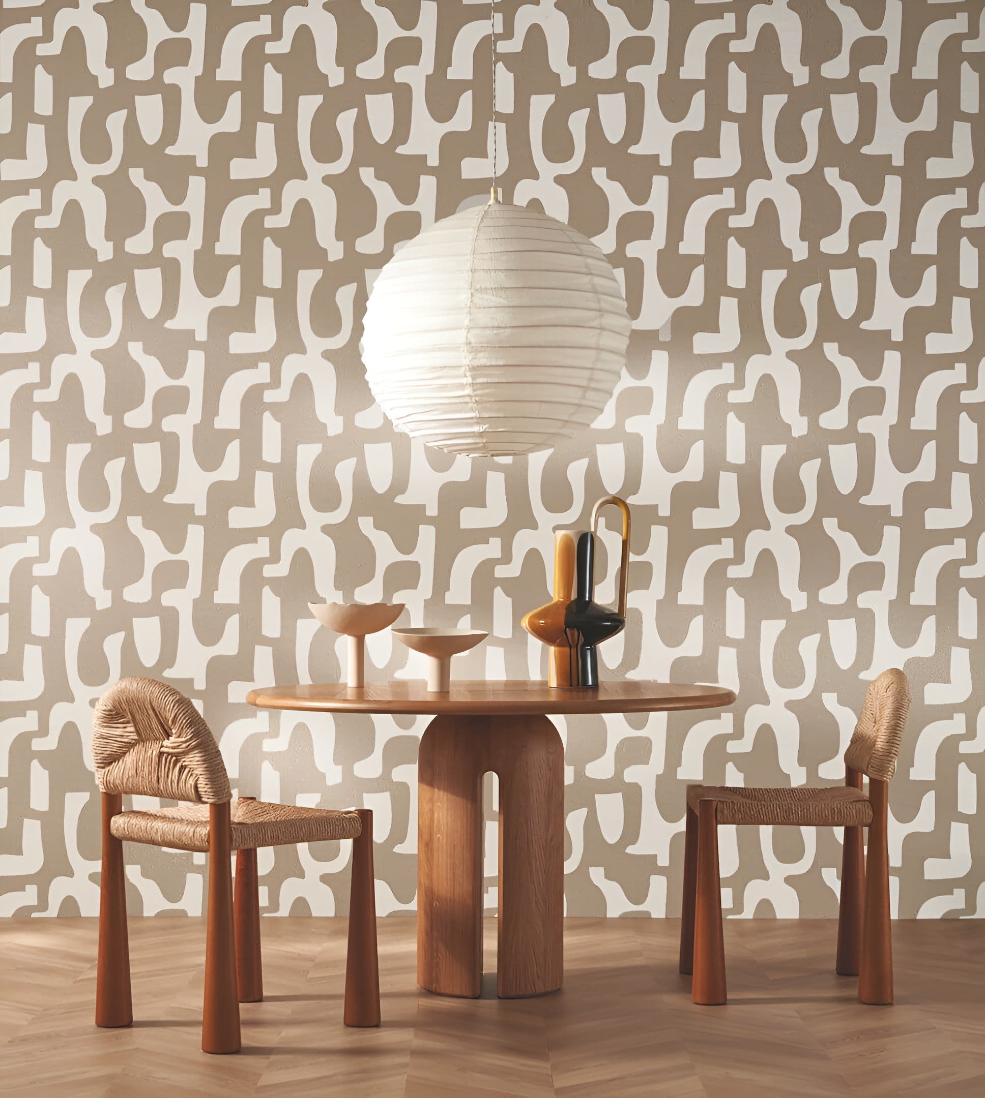 Wallpaper in organic shapes SERAN - RAYON DE LUNE beige