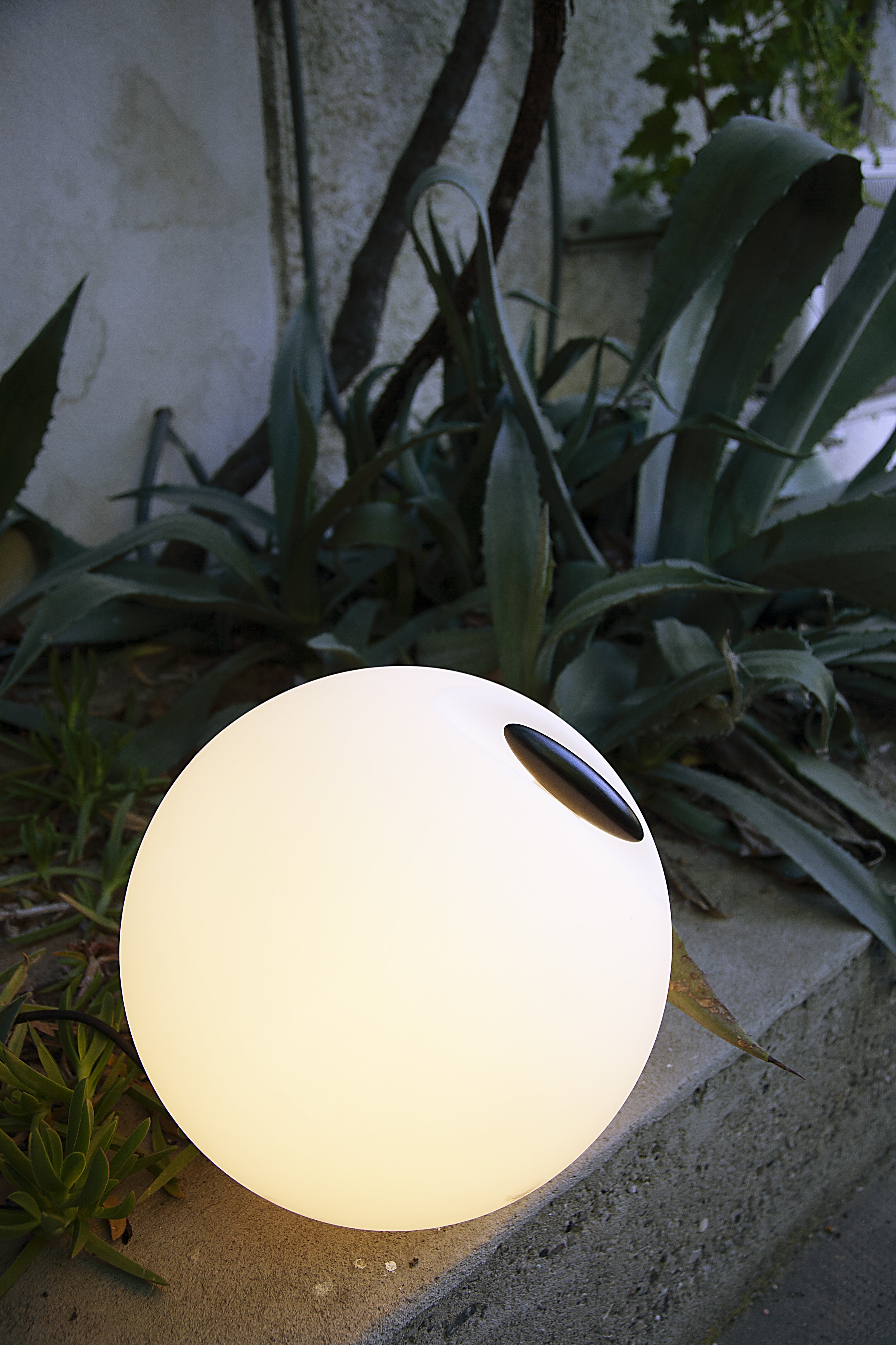 Outdoor floor lamp BOWL white