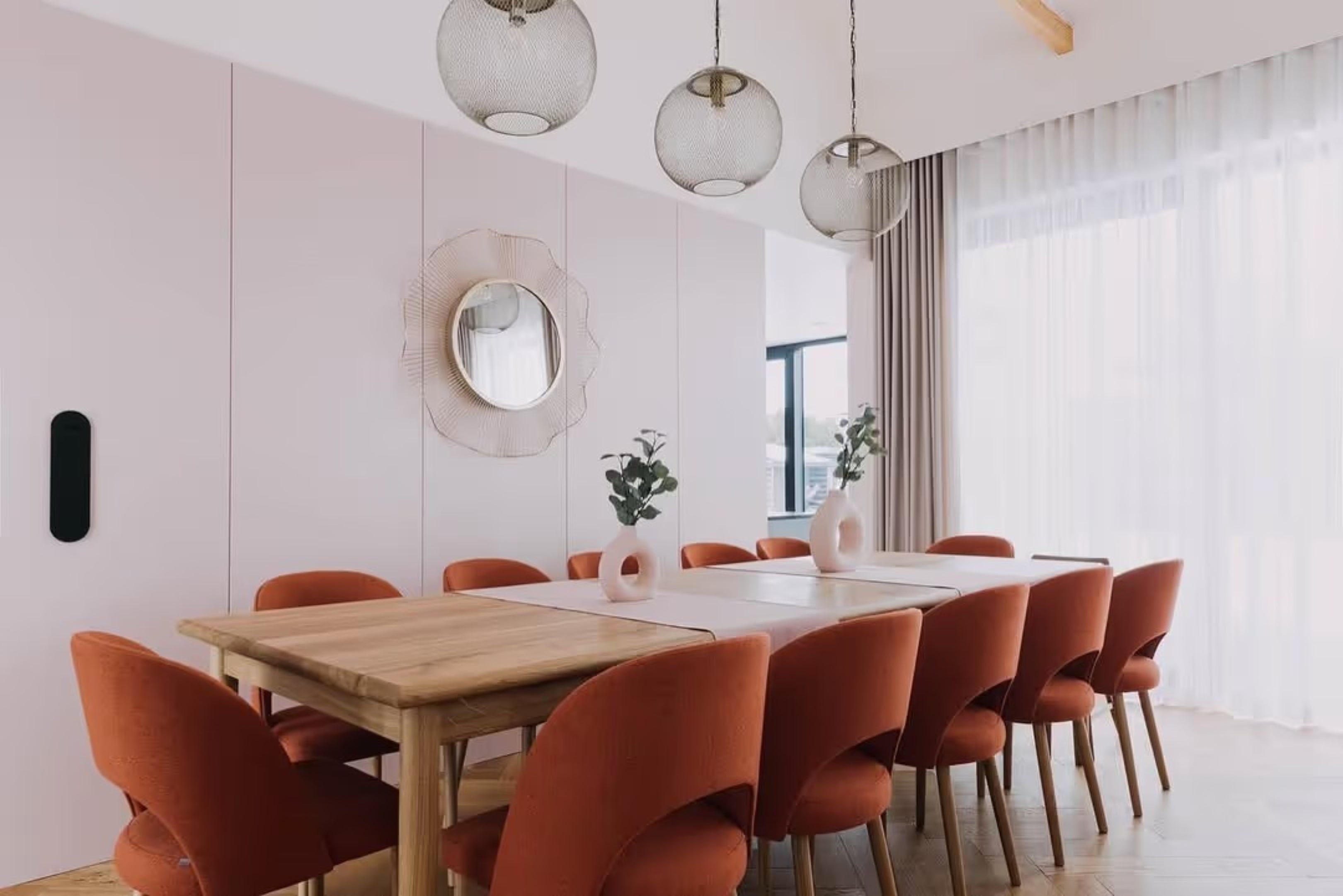 OLIVIA Table Oak Wood