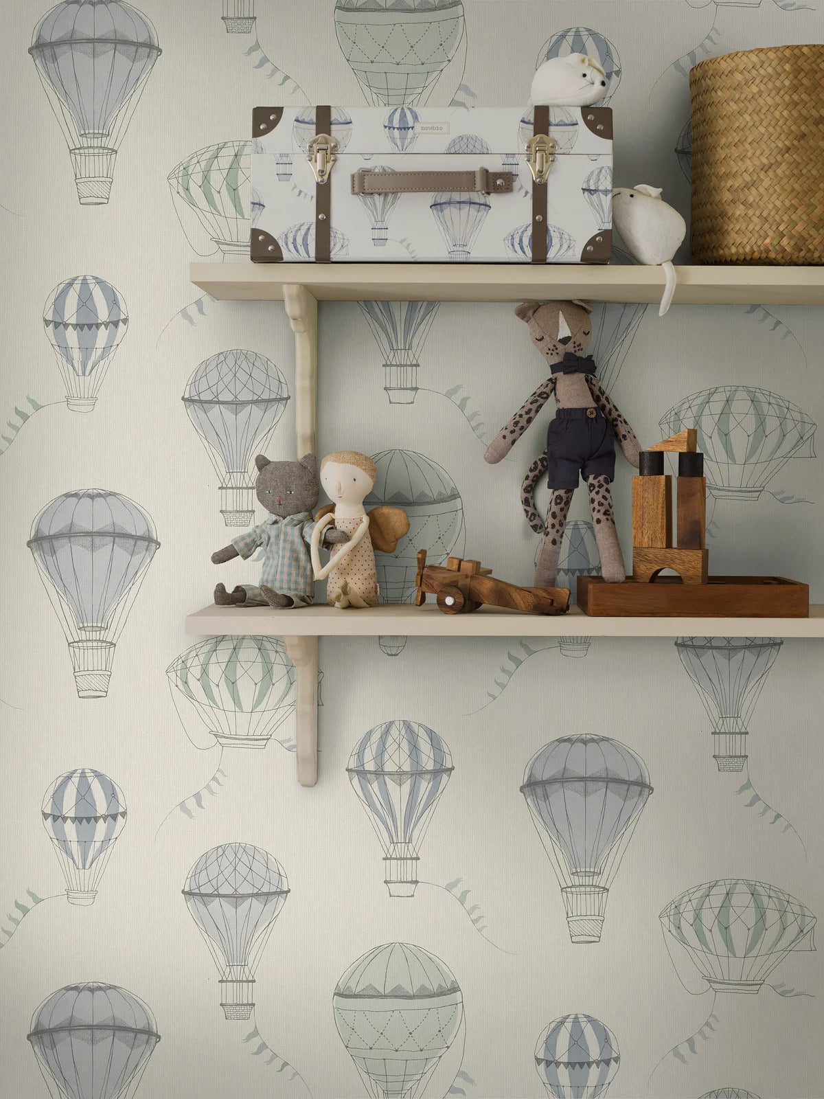 Children's Wallpaper UP IN THE SKY white with blue