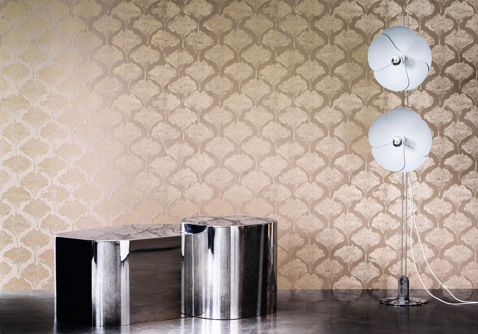Metallic textile wallpaper with a tree plant motif YINKUO - AMBRE brown with gold
