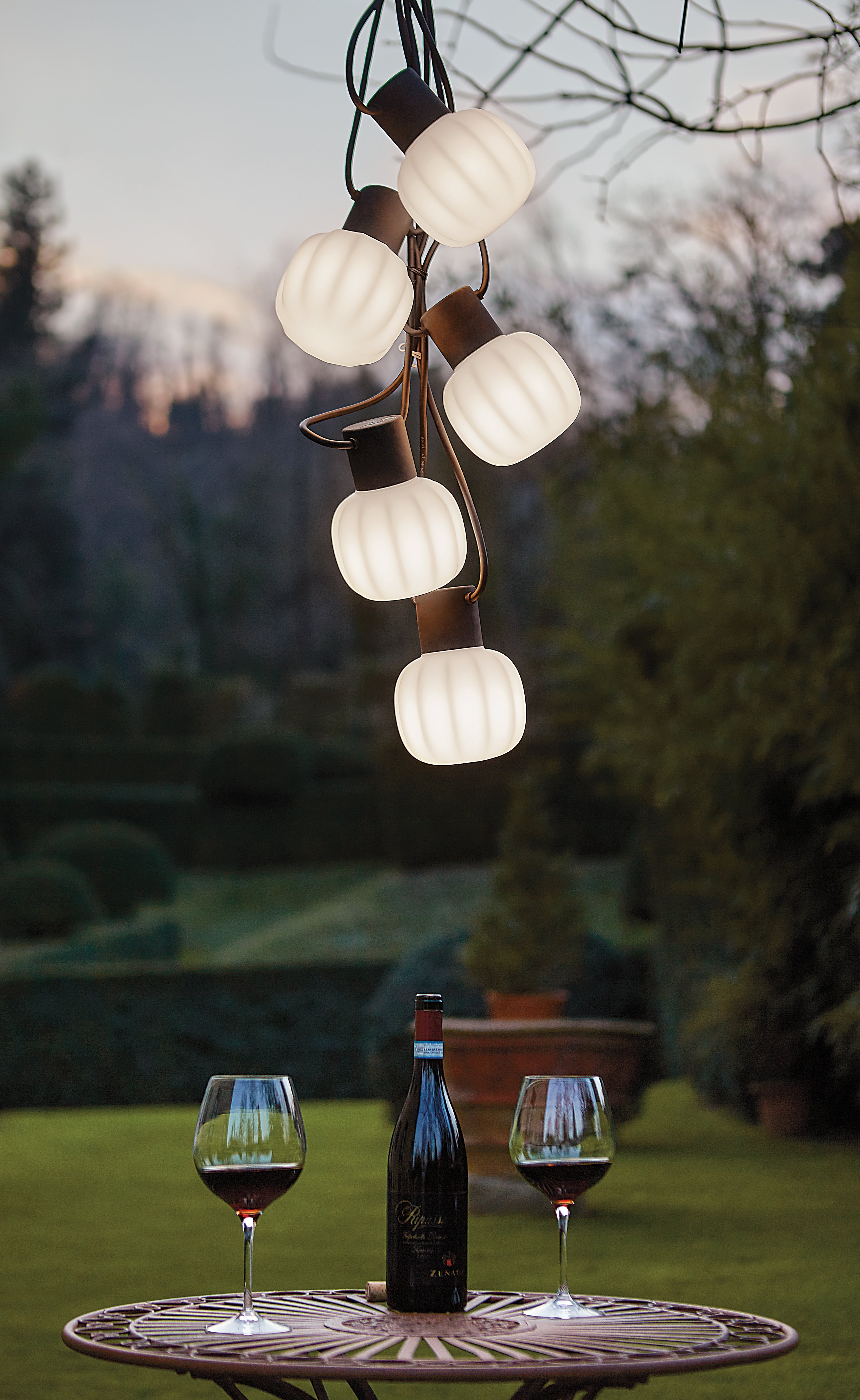 Lampa wisząca zewnętrzna KIKI biały z czarnym