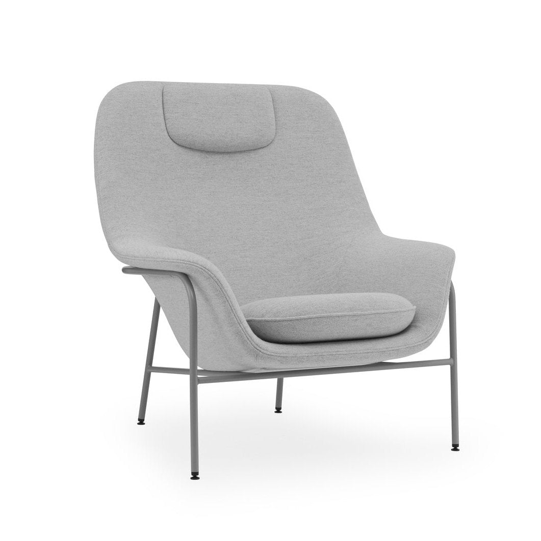 Drape High W. Kopfstütze Drape -Sessel mit einer schwarzen Metallbasis