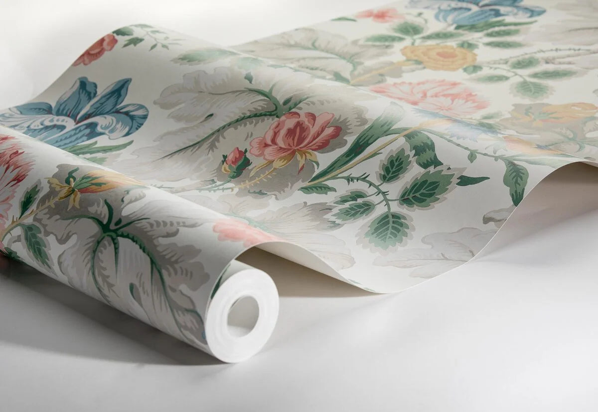 Floral Pattern Wallpaper in Carnation Garden Warm White