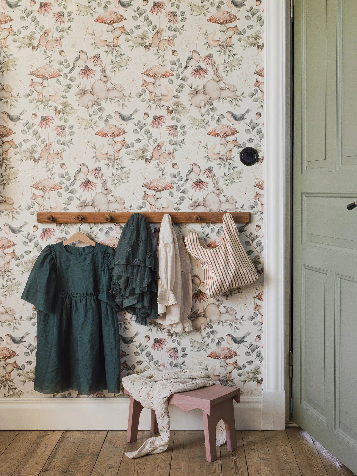 MINOU Beige Animal-Themed Children's Wallpaper