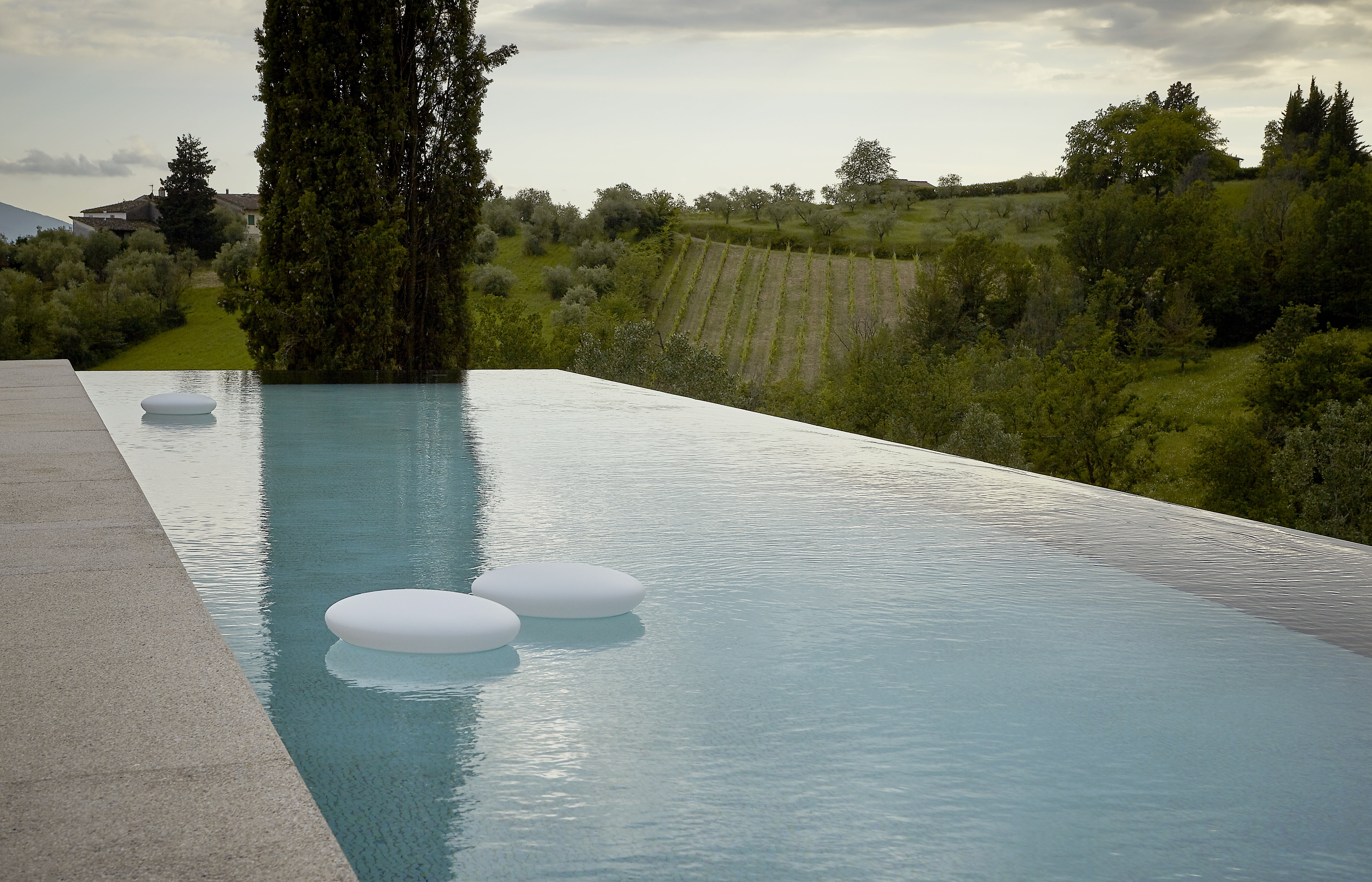 GLOUGLOU POL White Outdoor Floor Lamp
