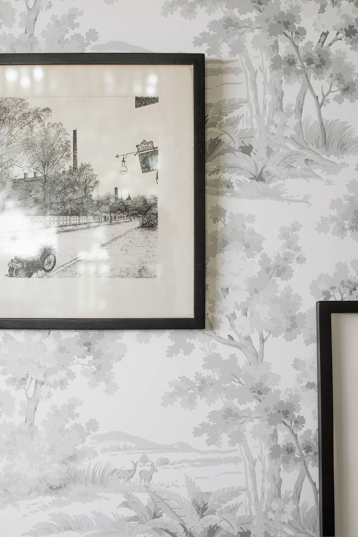 Vlies-Tapete mit pflanzlichem Muster COUNTRYSIDE MORNING weiß mit grau