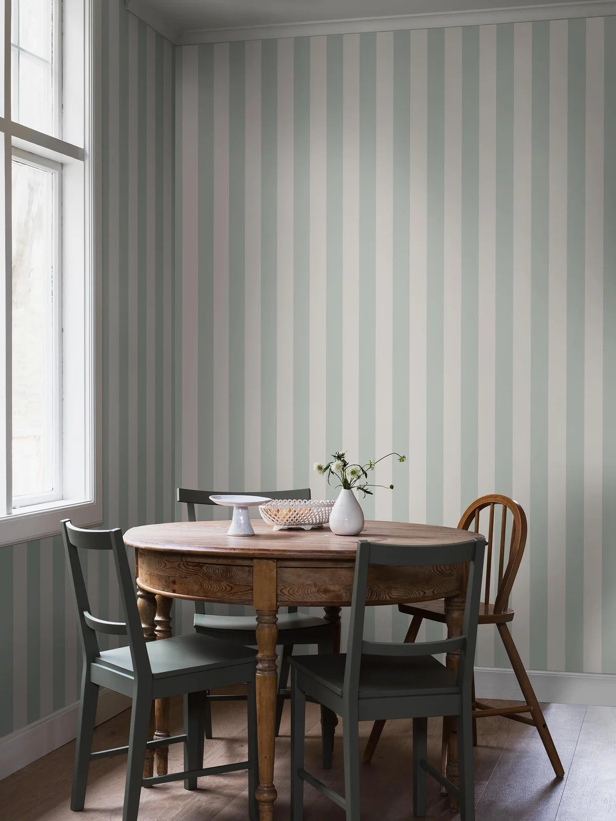 Non-woven paper wallpaper in stripes FALSTERBO STRIPE white with green
