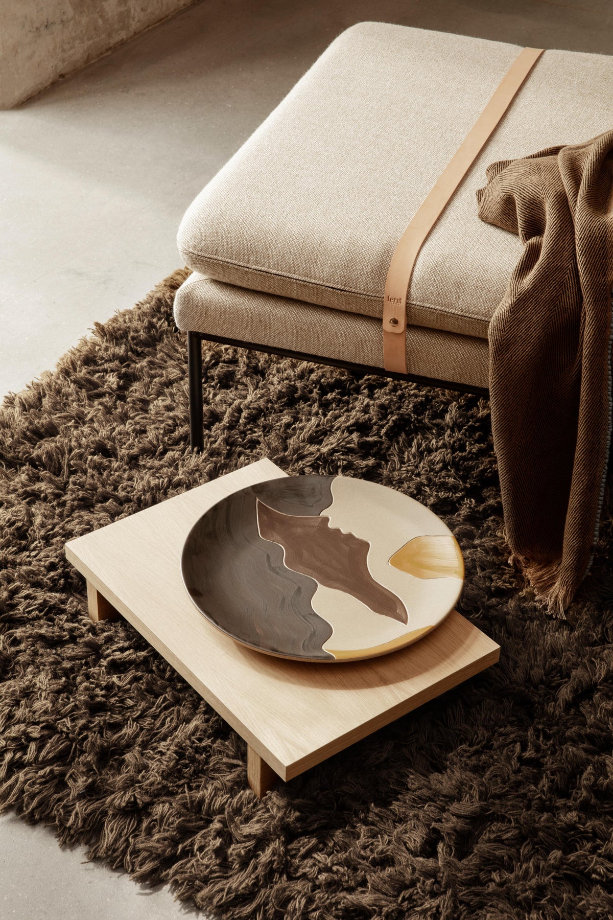 TURN Daybed Pasadena Sand with Black