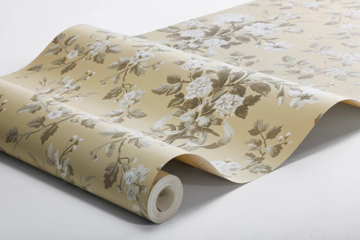 Vlies-Tapete mit pflanzlichem Muster TULLGARN beige mit grünem