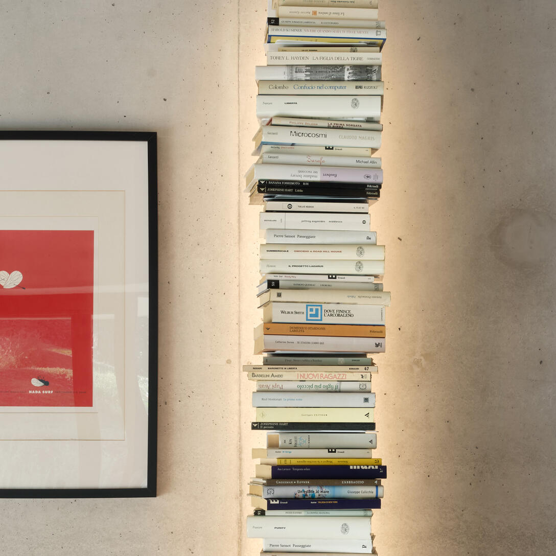 Illuminated shelf PTOLOMEO LUCE black