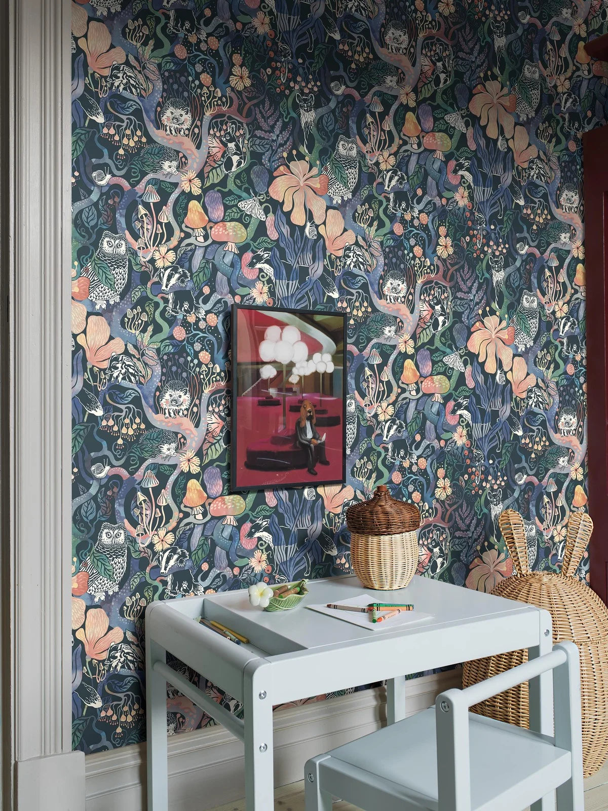 Tapete für Kinder mit dem Motiv des märchenhaften Waldes MAGIC WOODS blau mit rosa