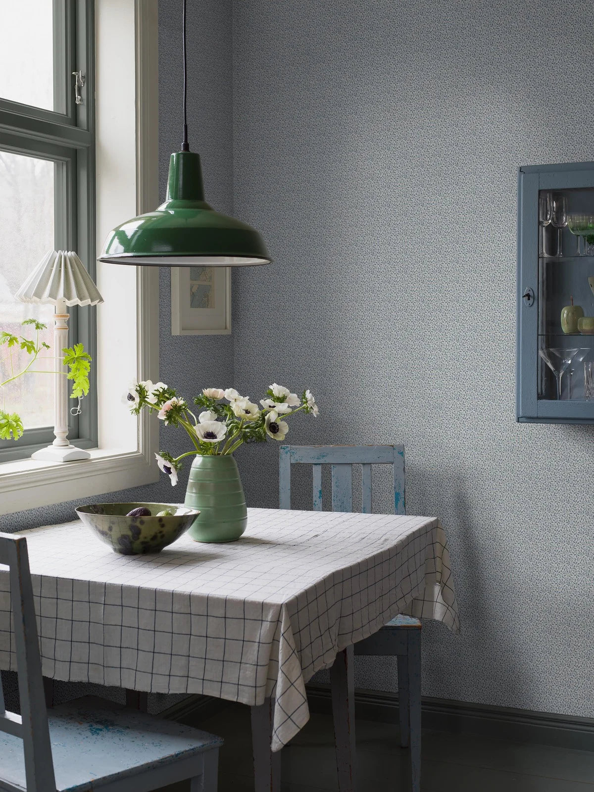 Blue and White Floral Pattern Wallpaper IDA