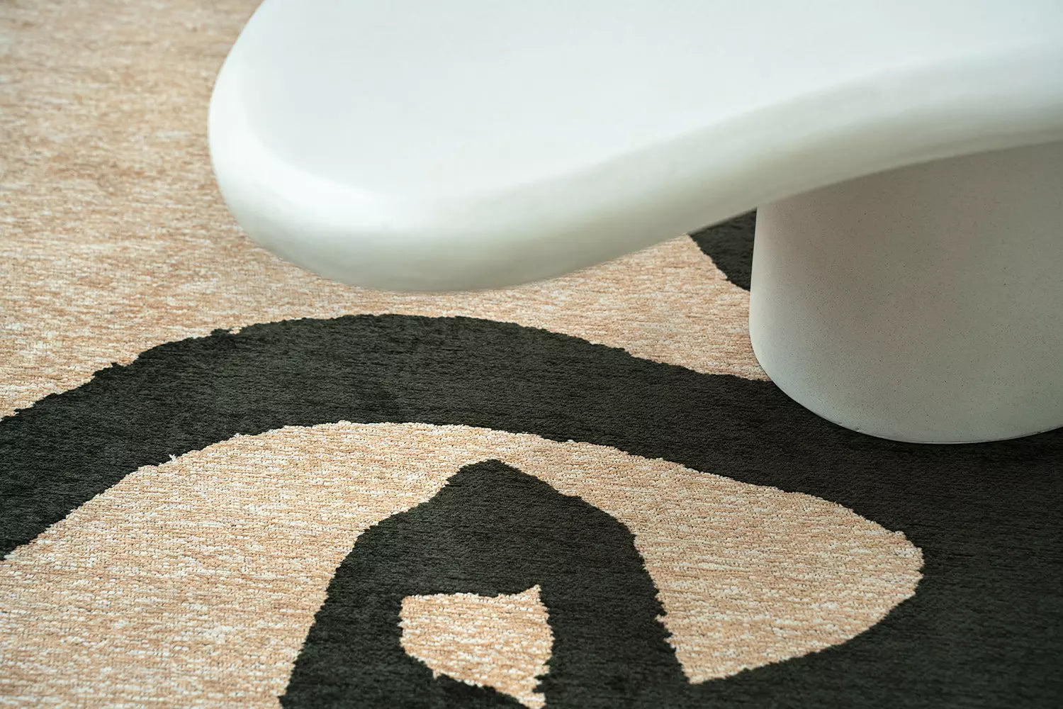 Beige RIBBON Oval Rug with Red