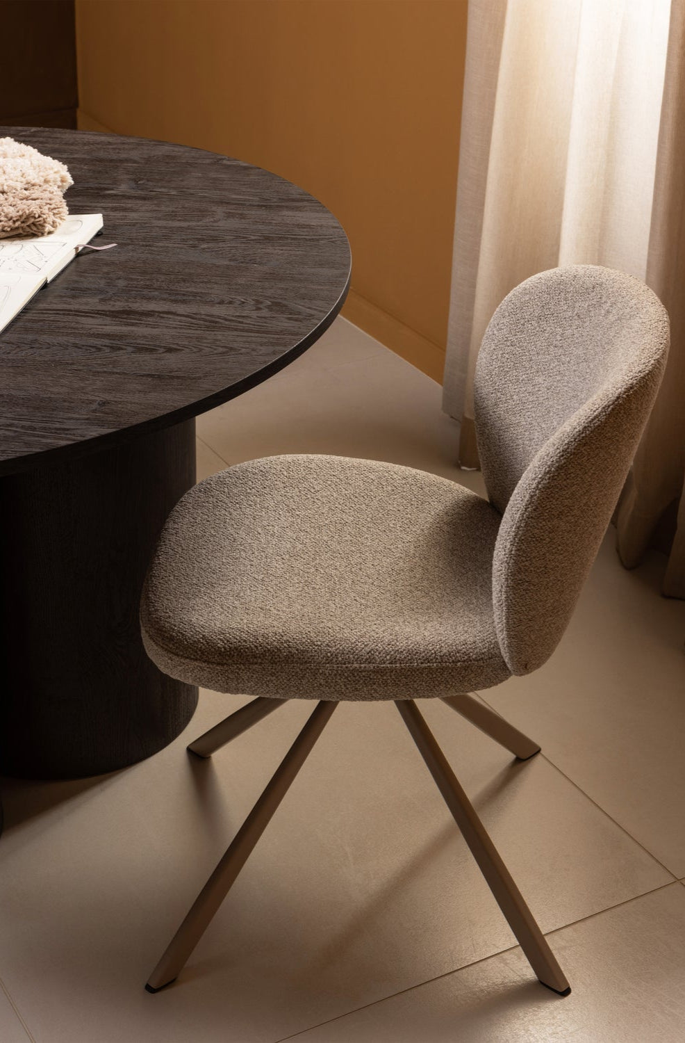 Femke Beige Stuhl