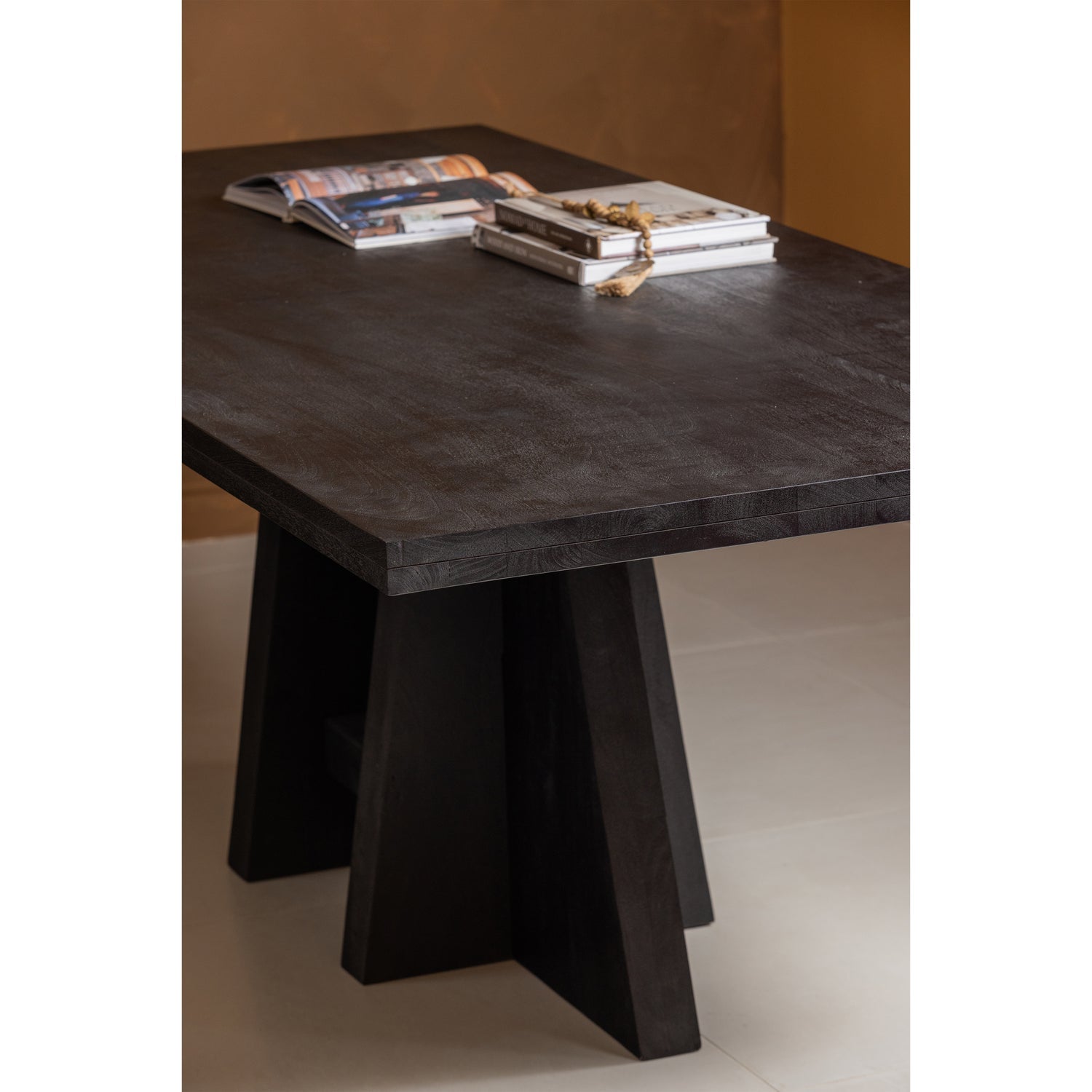 Tisch Kean Black Mango Wood
