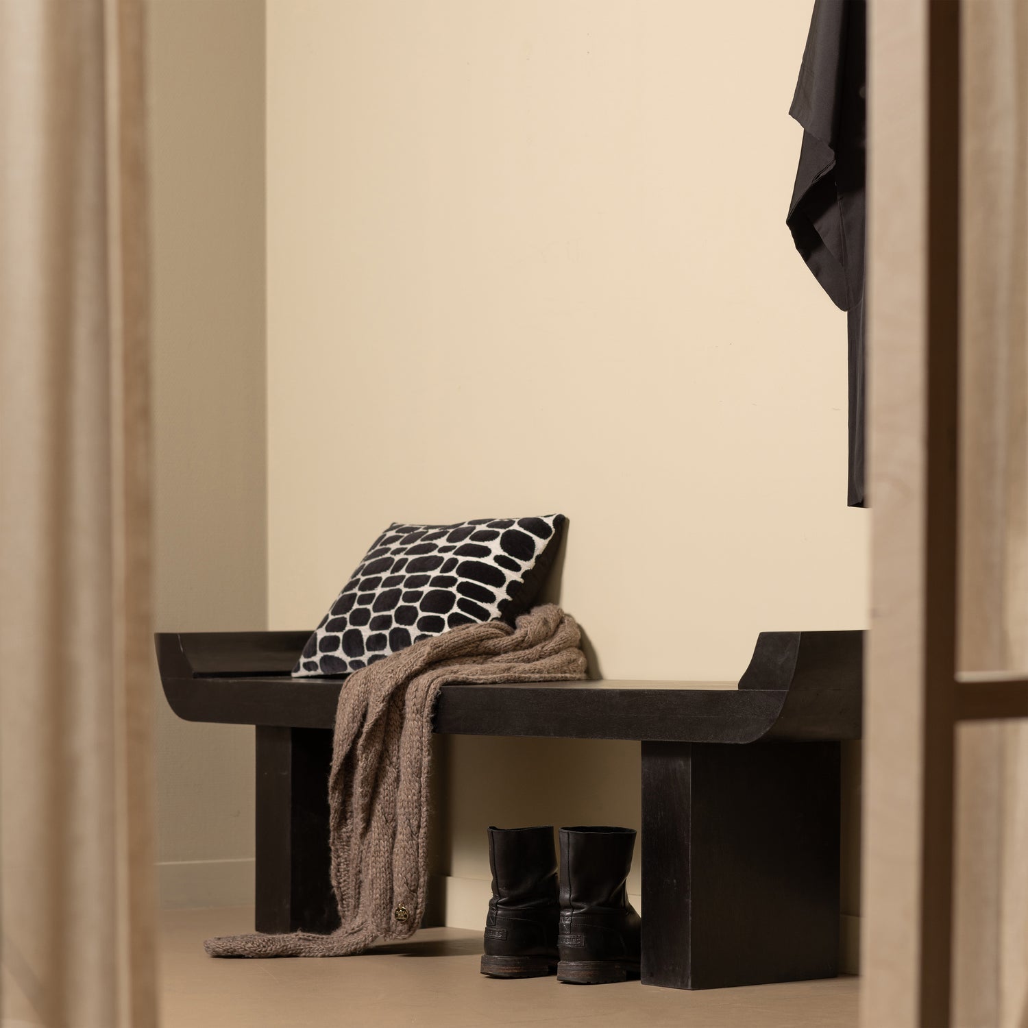 LOX Black bench