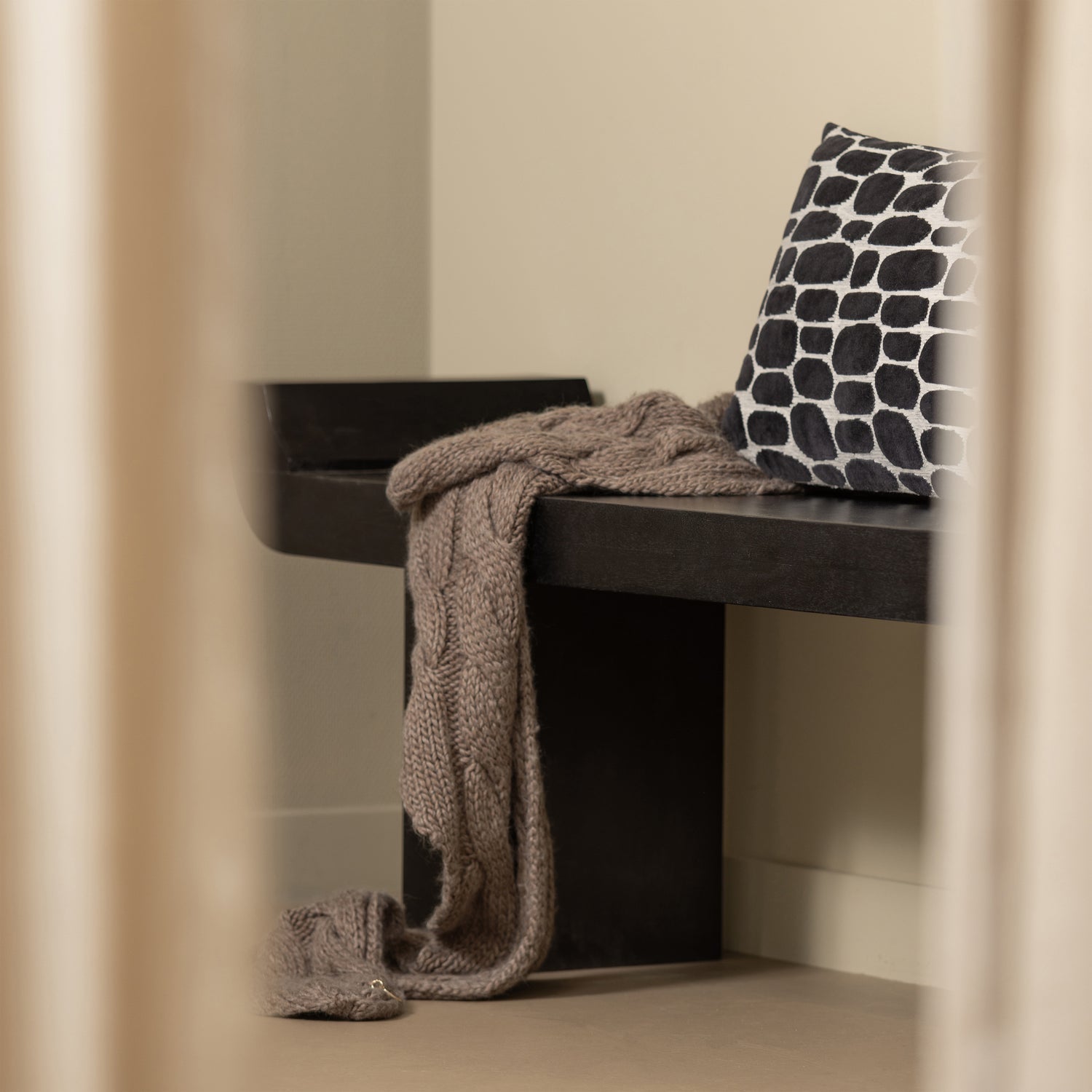 LOX Black bench