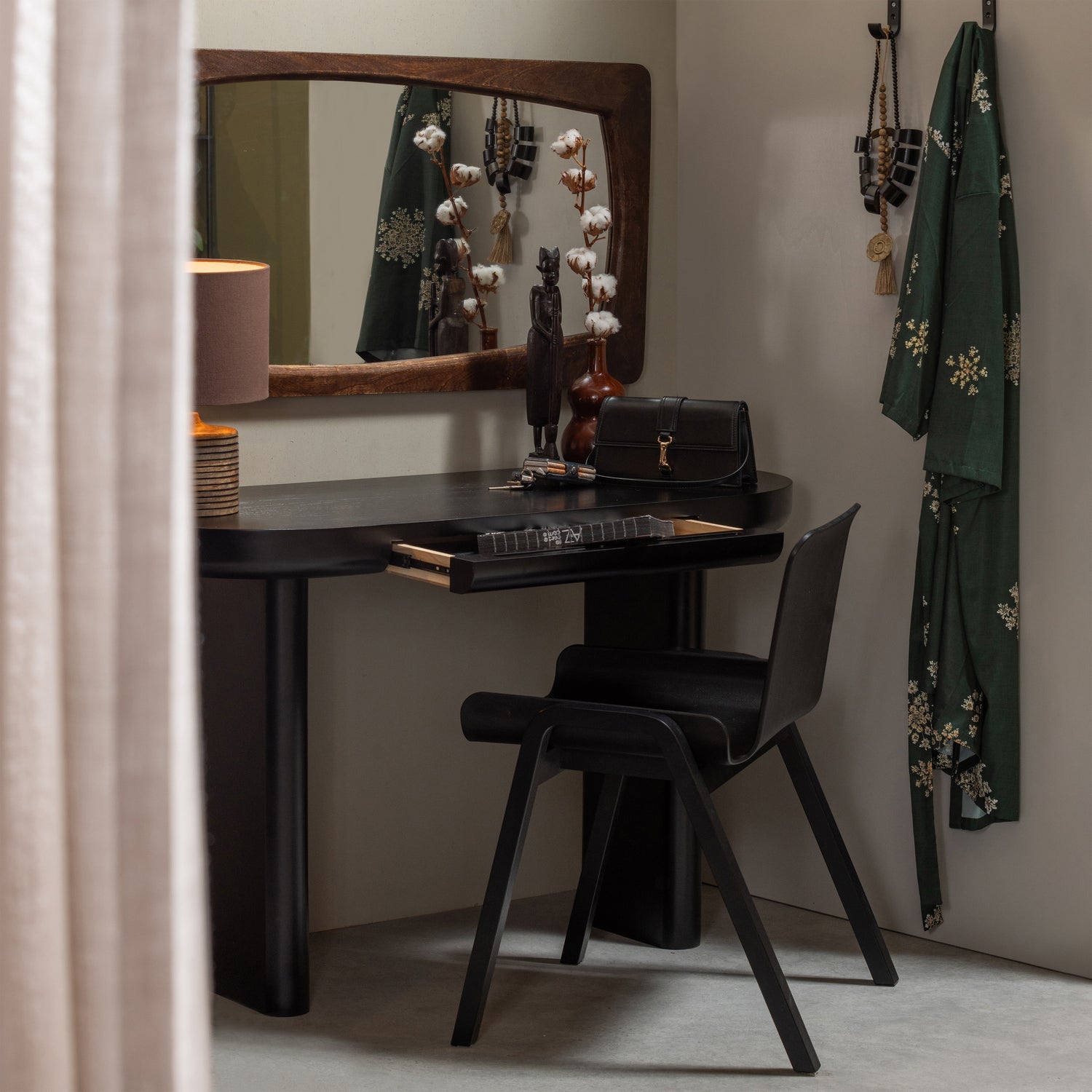 Mael Desk Black Furnier