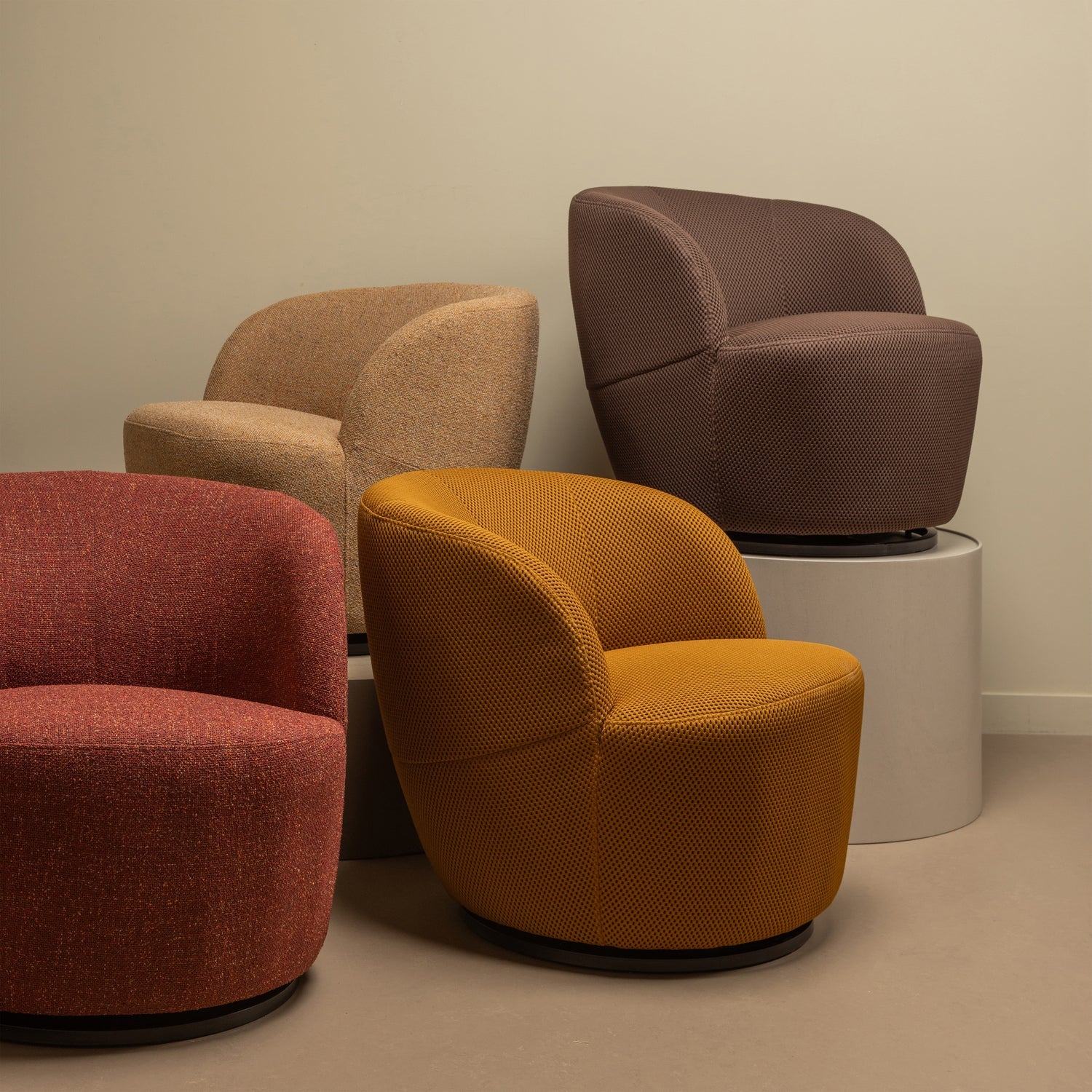 Serra curry rotary armchair